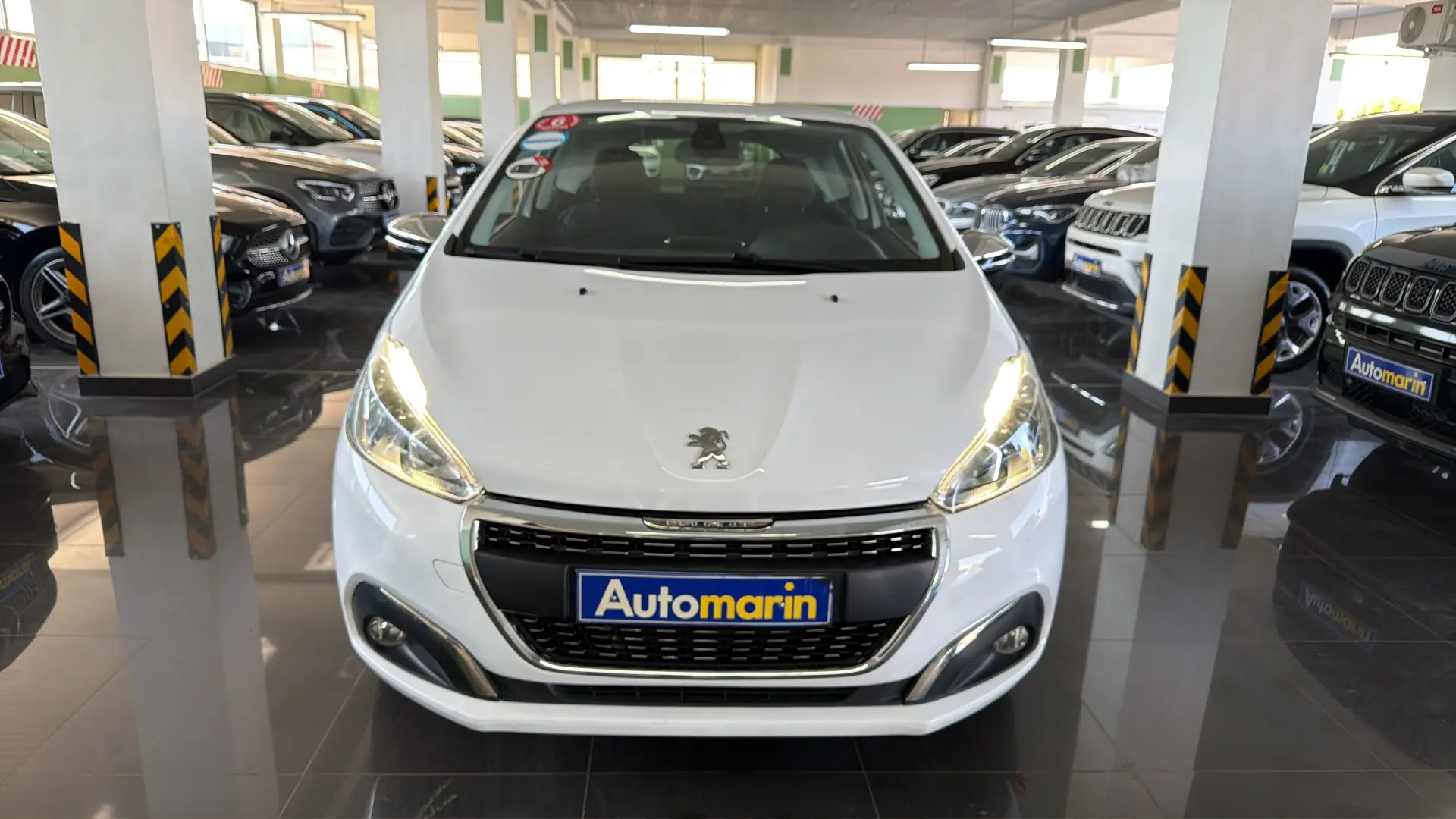 View 2 - Peugeot 208 - 2015