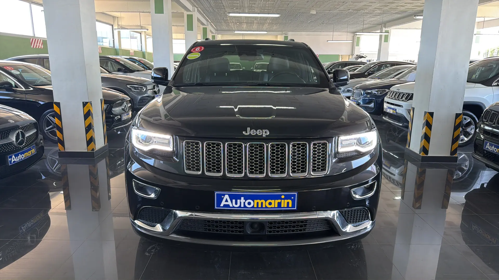 View 2 - Jeep Grand Cherokee - 2016