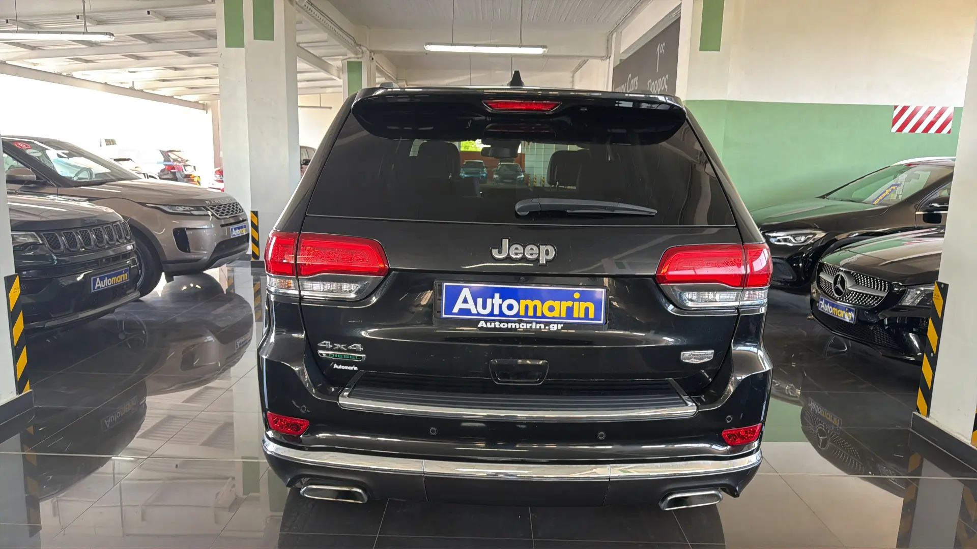 View 5 - Jeep Grand Cherokee - 2016