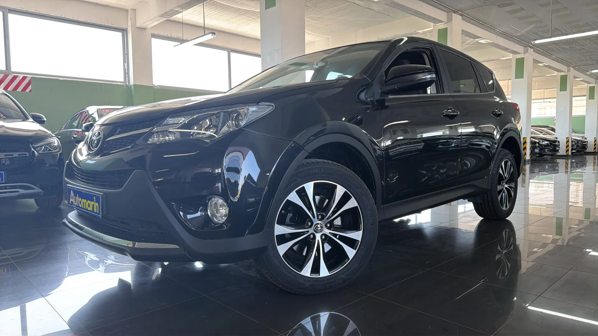 View 1 - Toyota RAV 4 - 2014