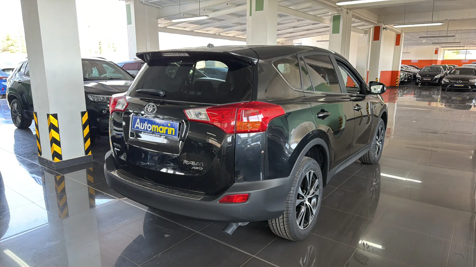 View 4 - Toyota RAV 4 - 2014