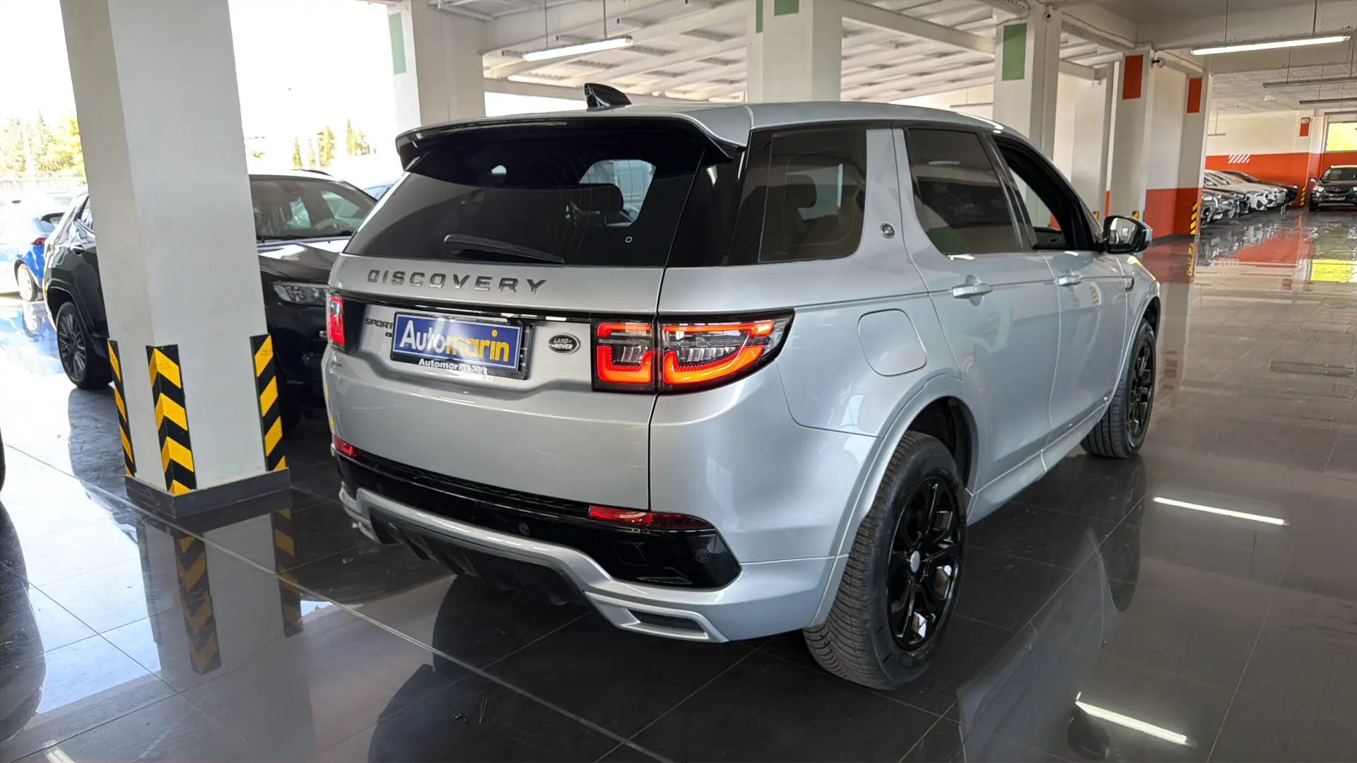 View 4 - Land Rover Discovery Sport - 2019