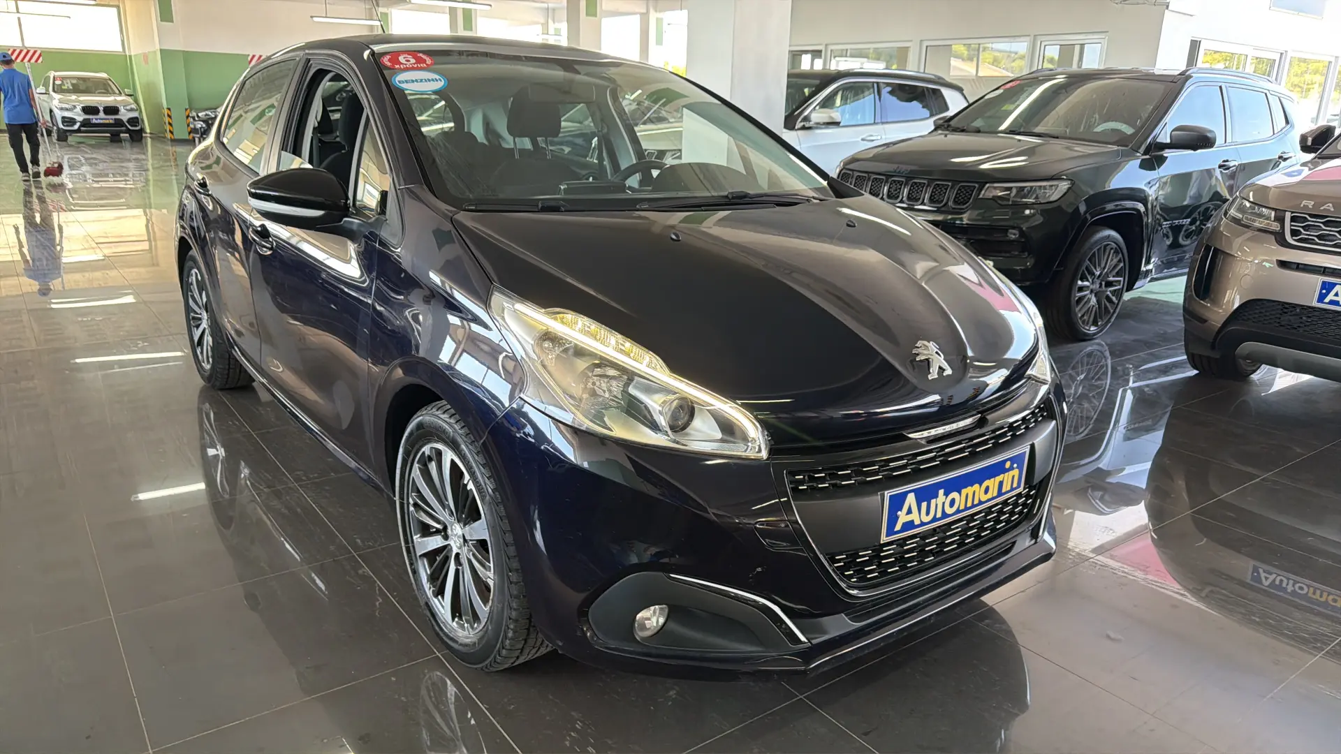 View 3 - Peugeot 208 - 2017