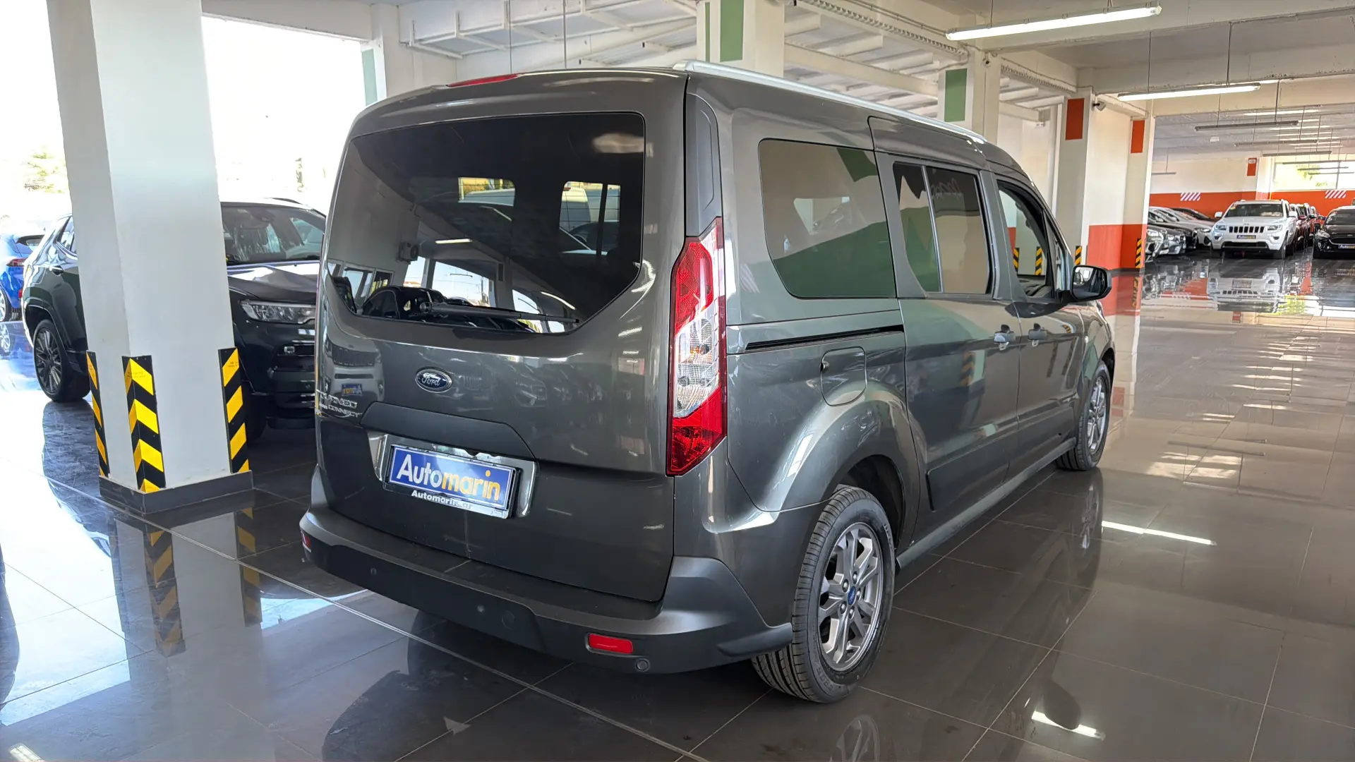 View 4 - Ford Grand Tourneo - 2020