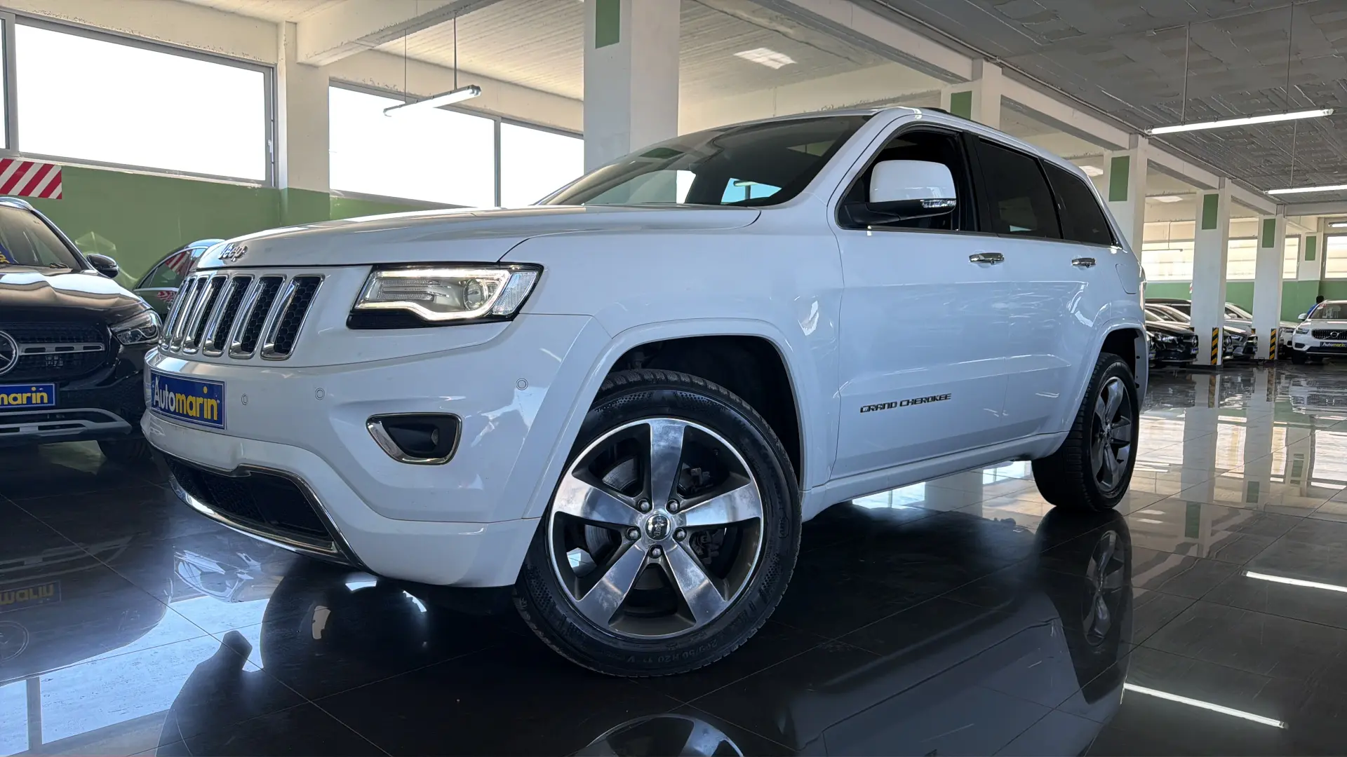 View 1 - Jeep Grand Cherokee - 2015