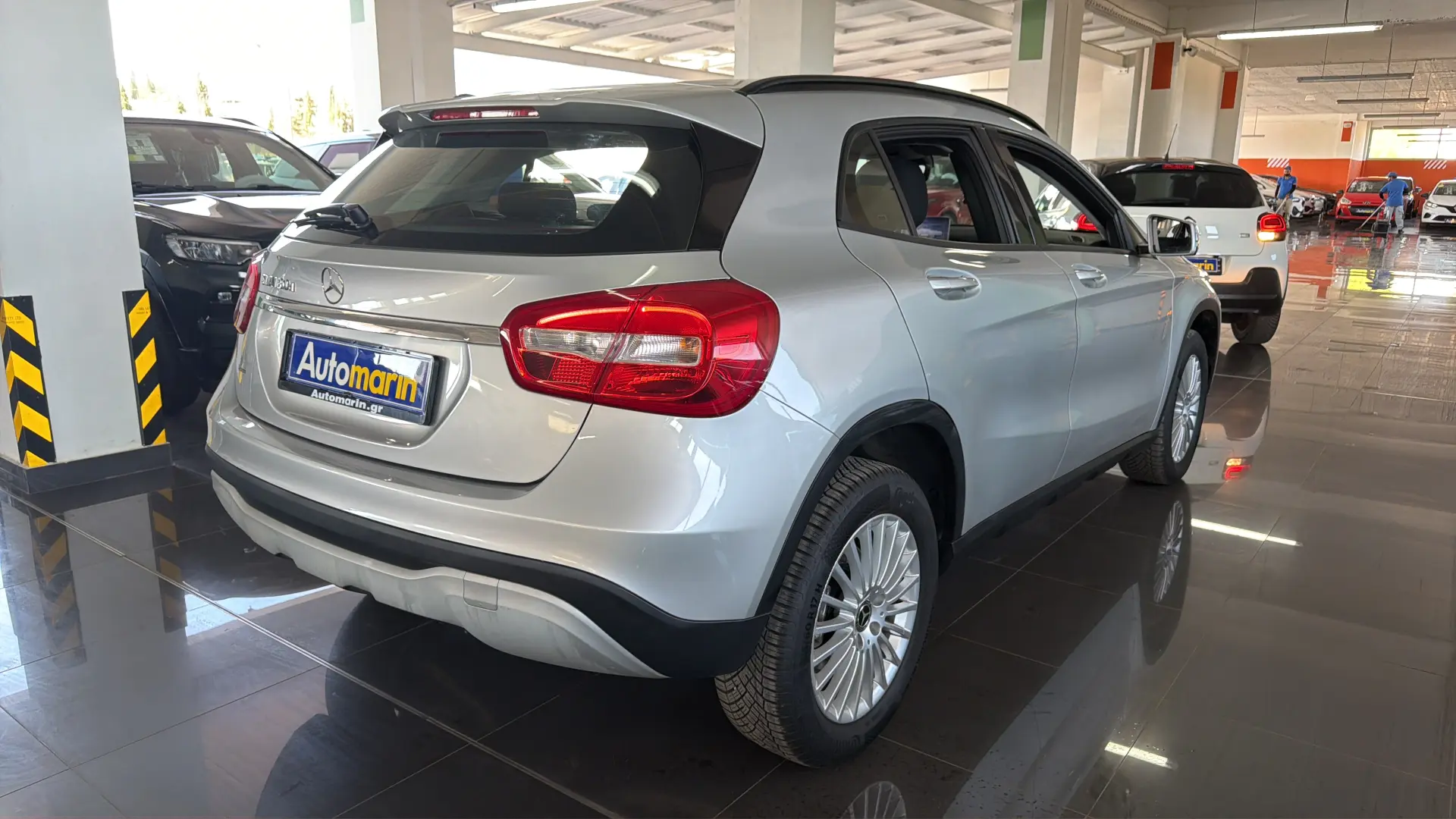 View 4 - Mercedes-Benz GLA 180 - 2018