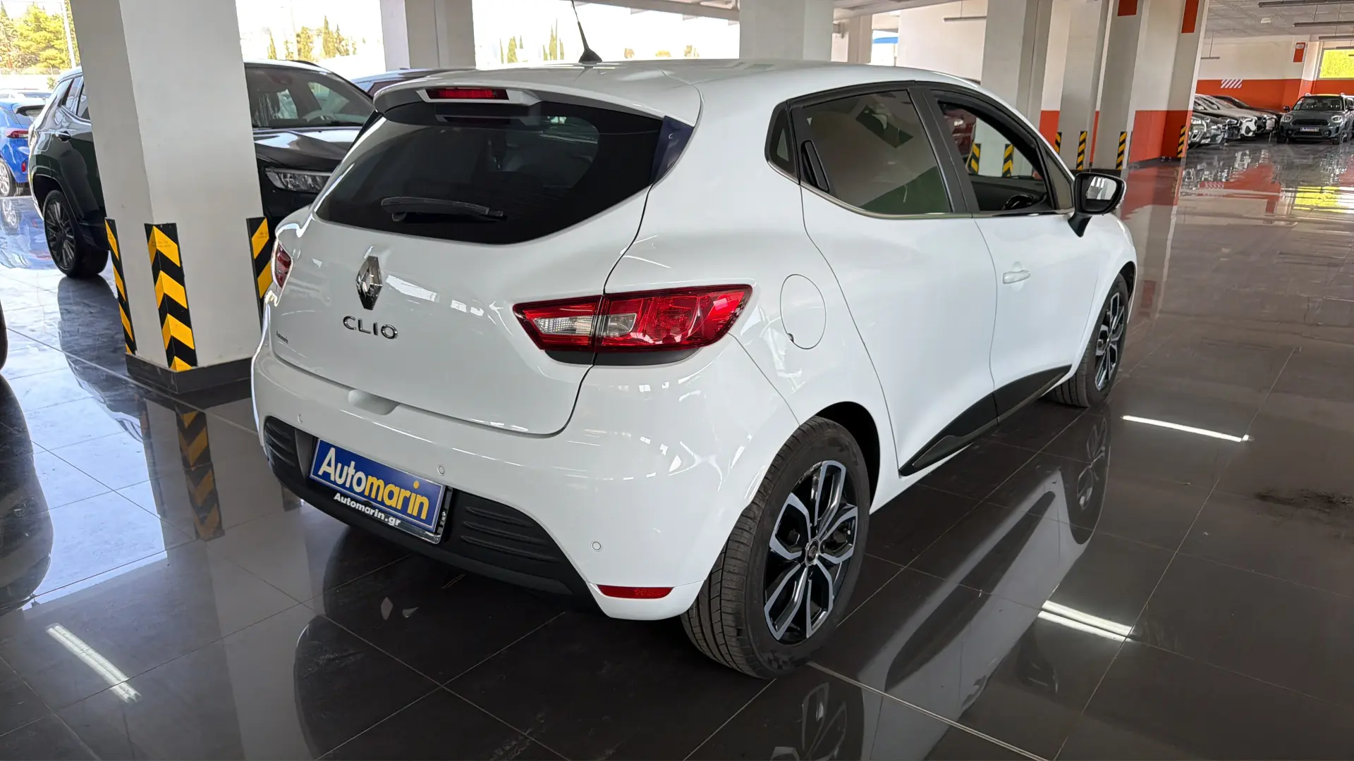 View 4 - Renault Clio - 2019