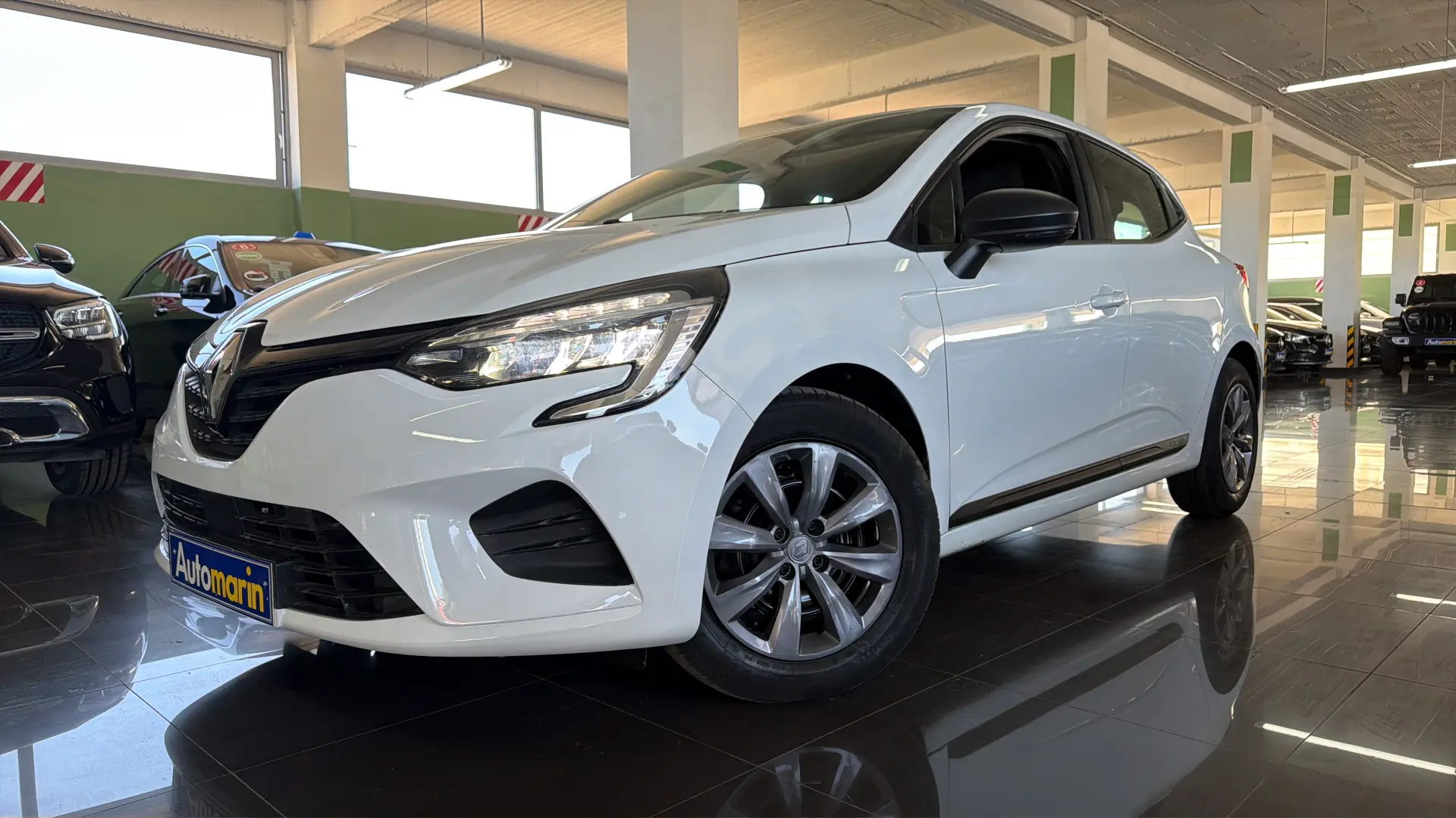 View 1 - Renault Clio - 2022