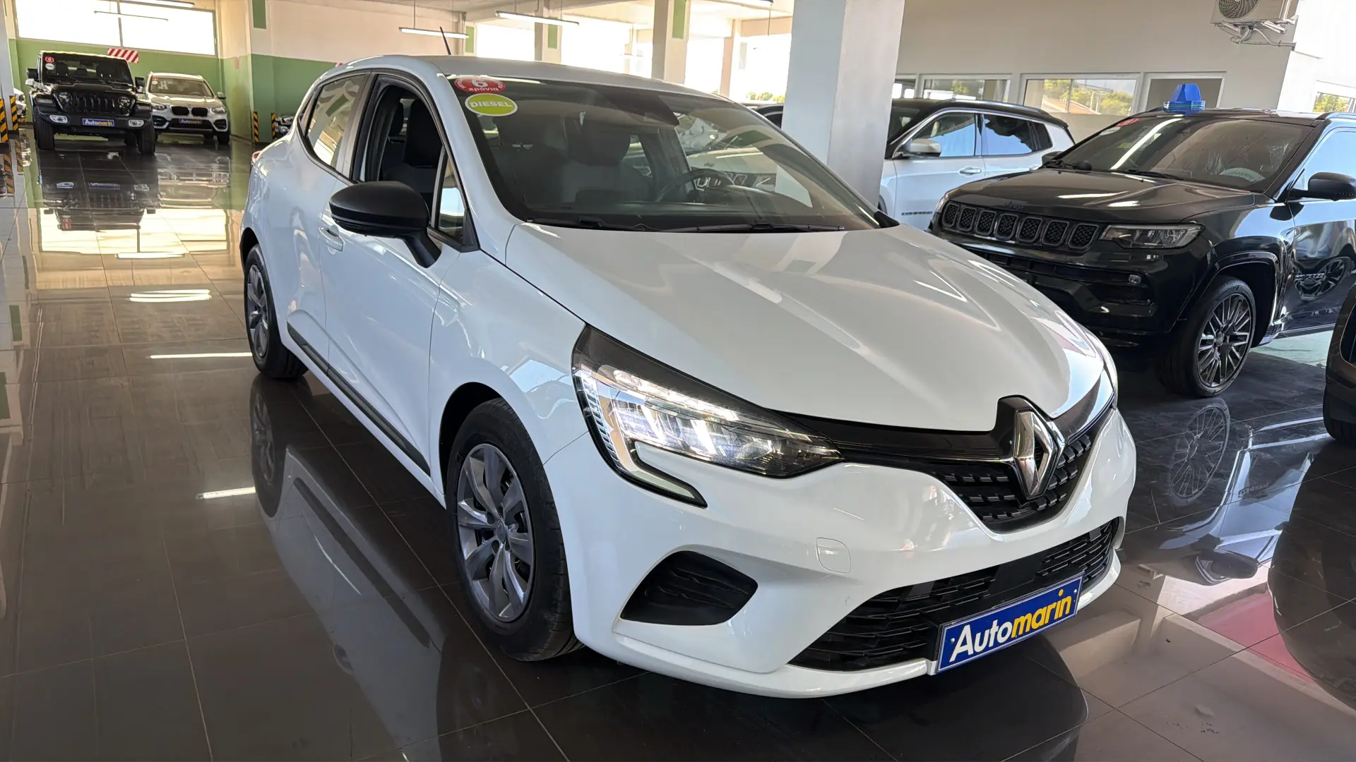 View 3 - Renault Clio - 2022