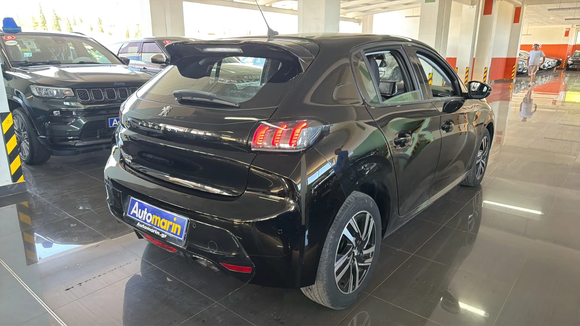 View 4 - Peugeot 208 - 2020