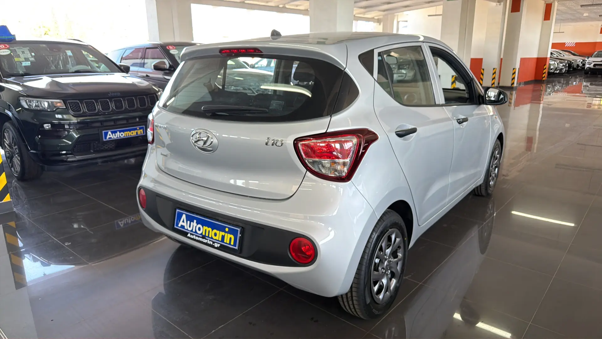 View 4 - Hyundai i 10 - 2017