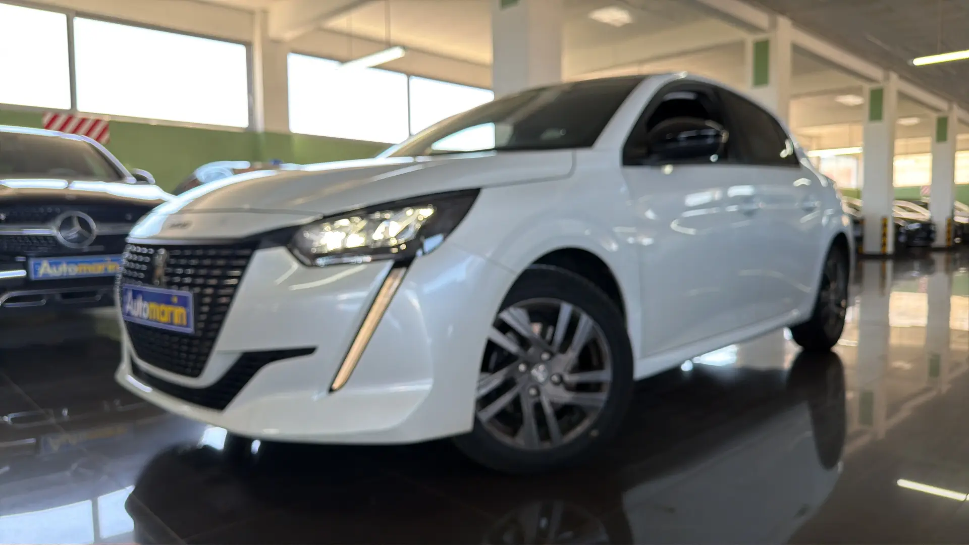 View 1 - Peugeot 208 - 2022