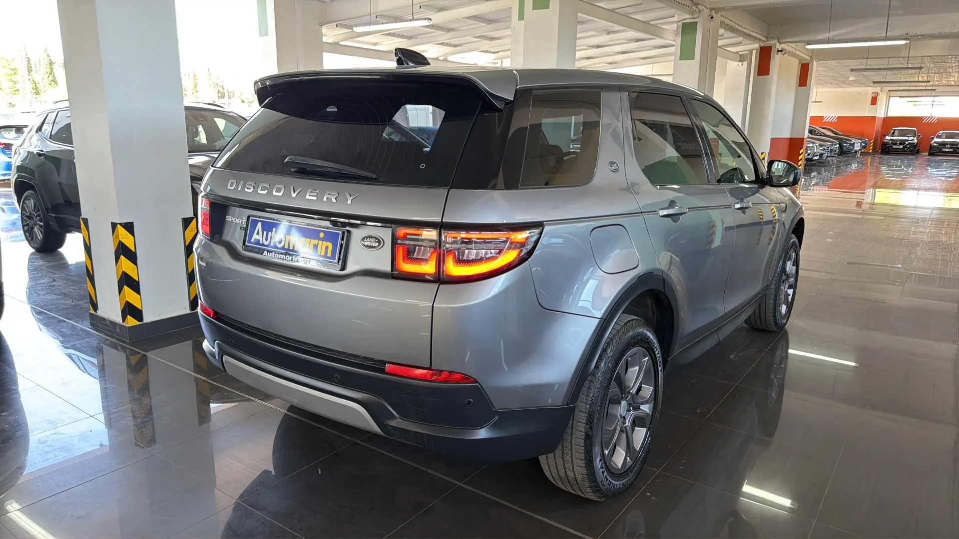 View 4 - Land Rover Discovery Sport - 2019