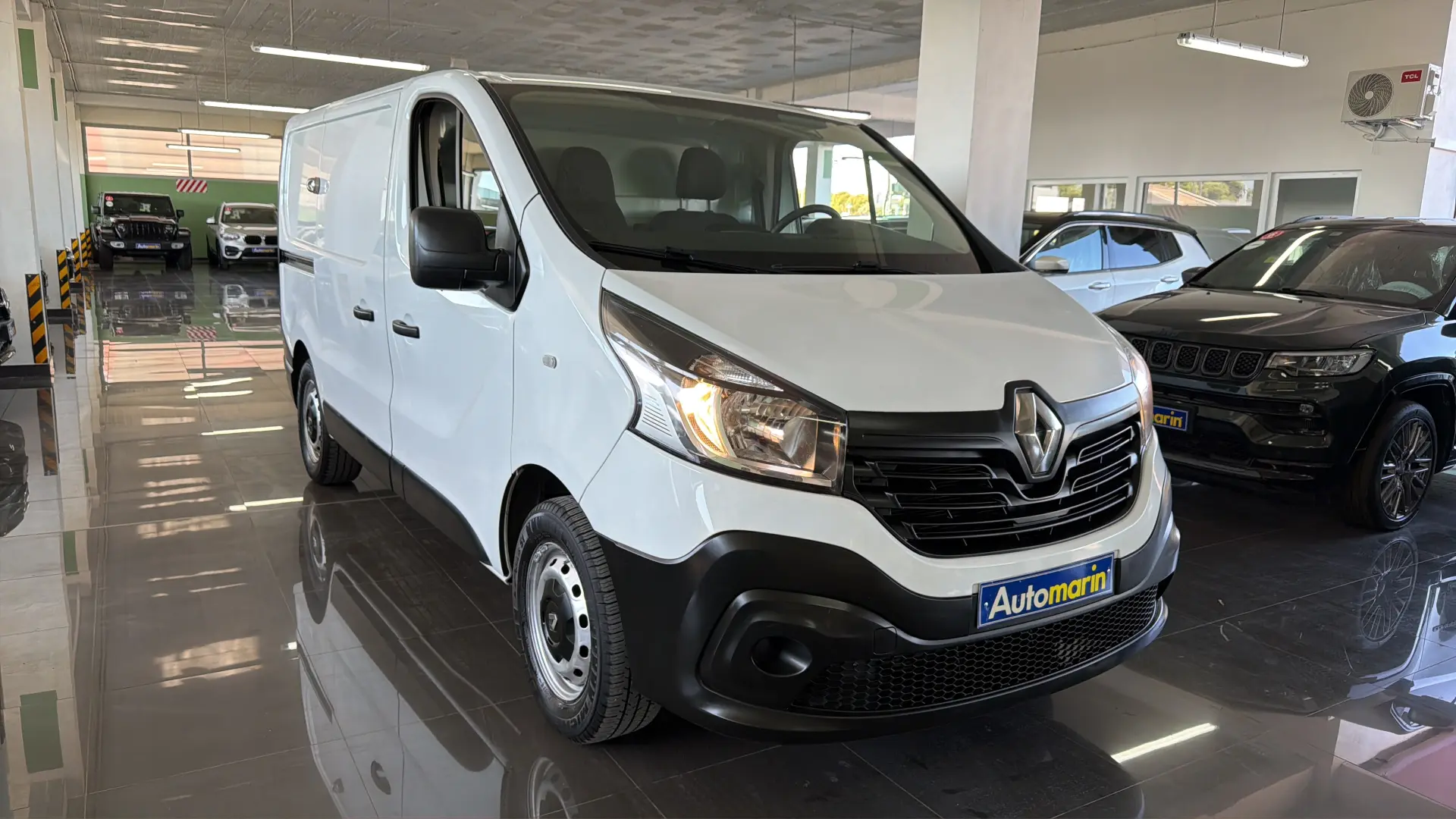 View 3 - Renault Trafic - 2019