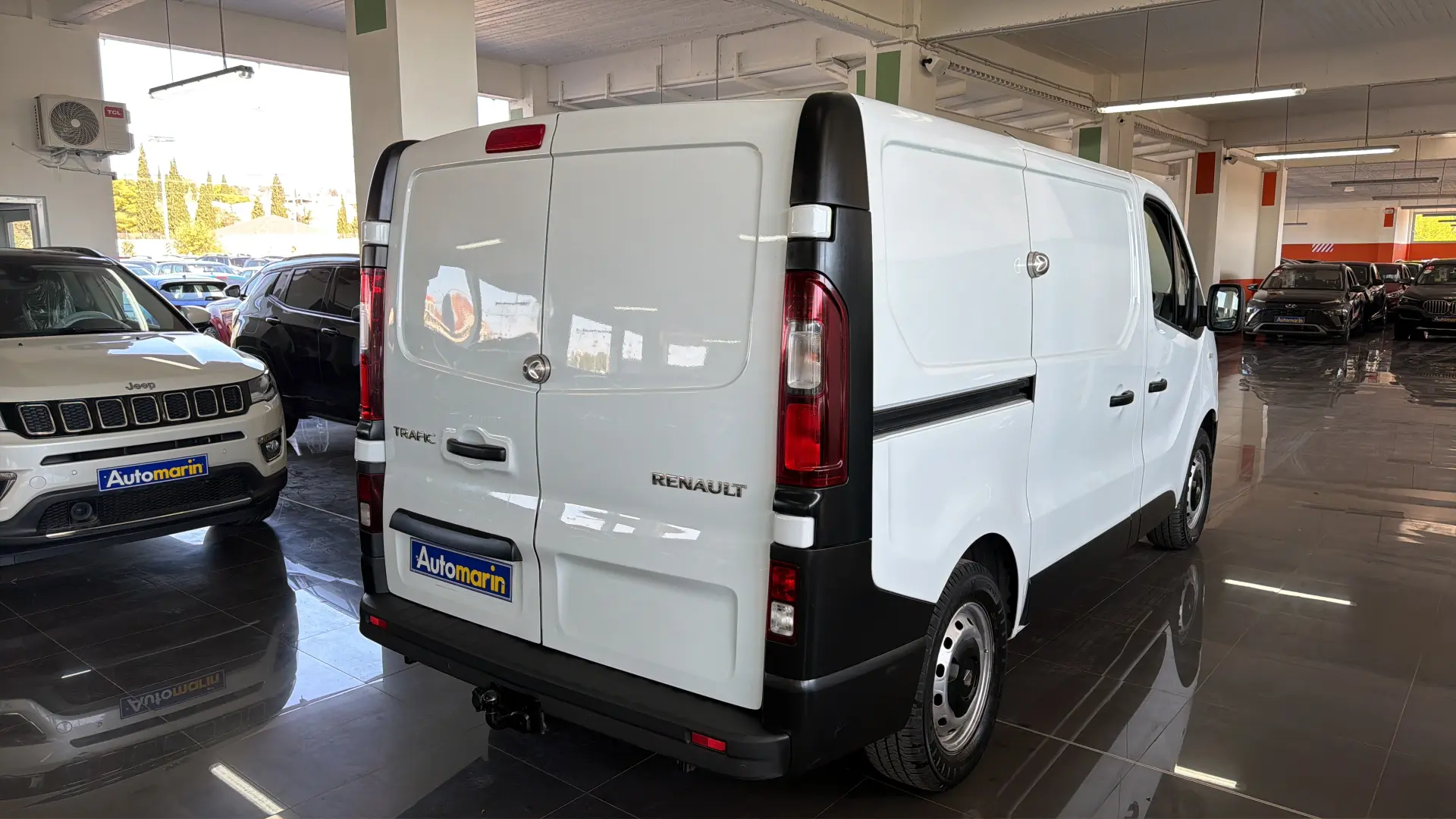 View 4 - Renault Trafic - 2019