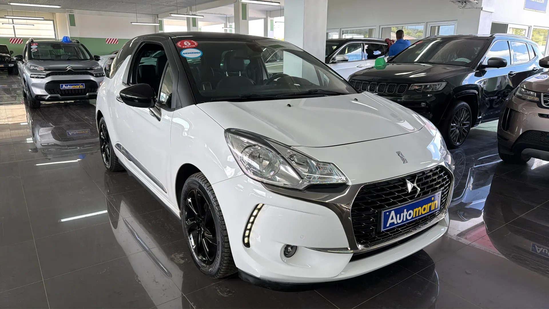View 3 - DS DS3 - 2016