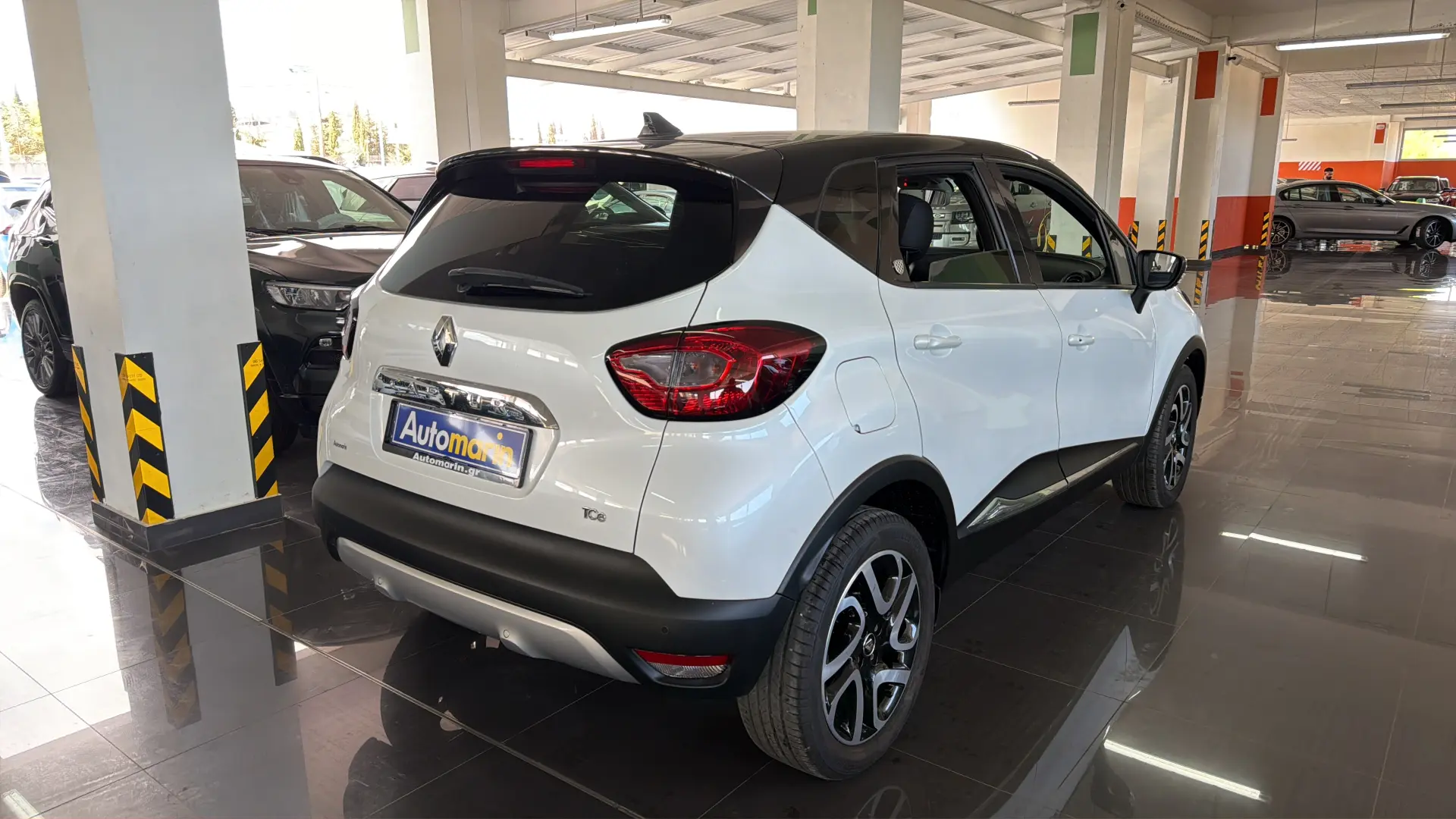 View 4 - Renault Captur - 2016