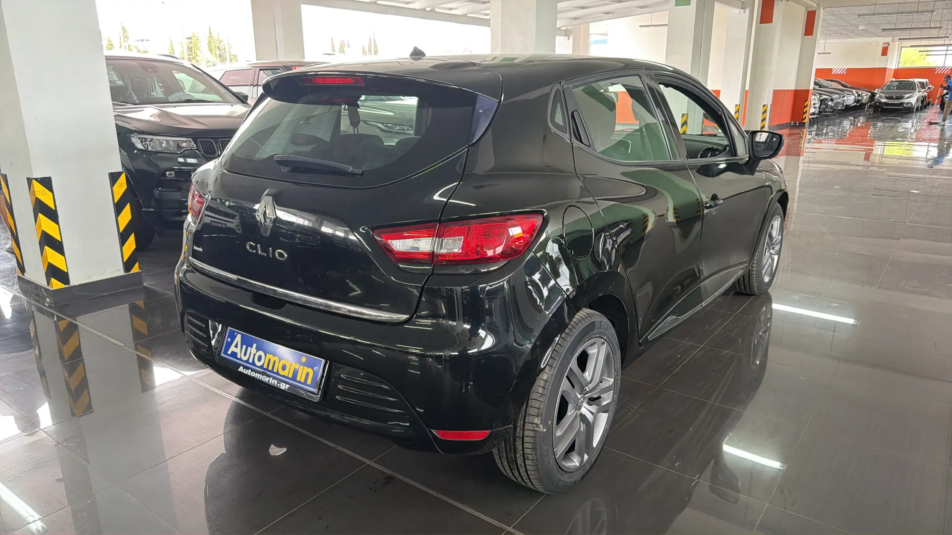 View 4 - Renault Clio - 2019