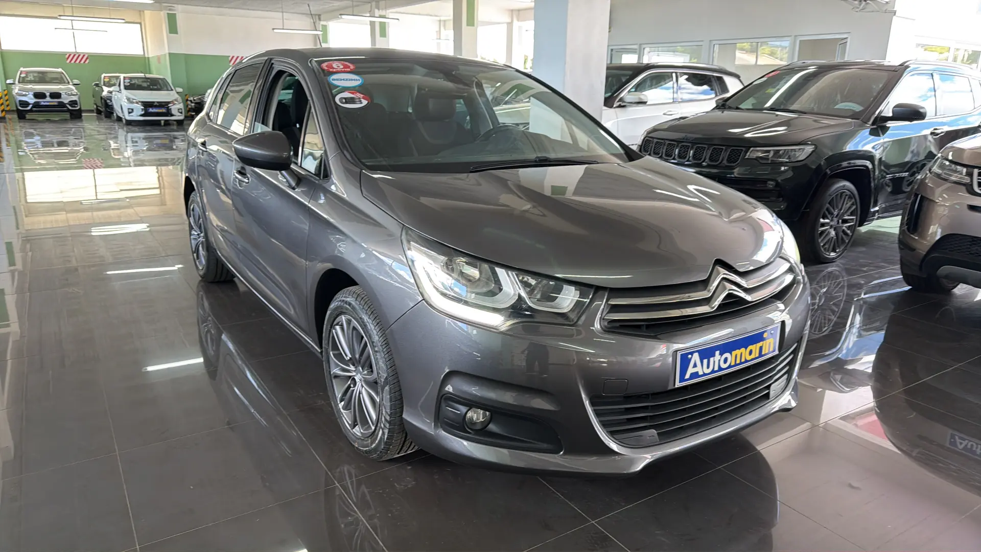 View 3 - Citroen C4 - 2016
