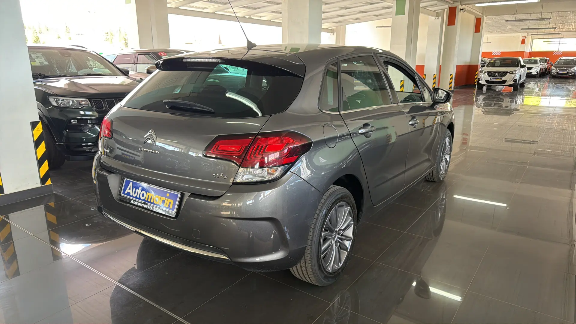 View 4 - Citroen C4 - 2016