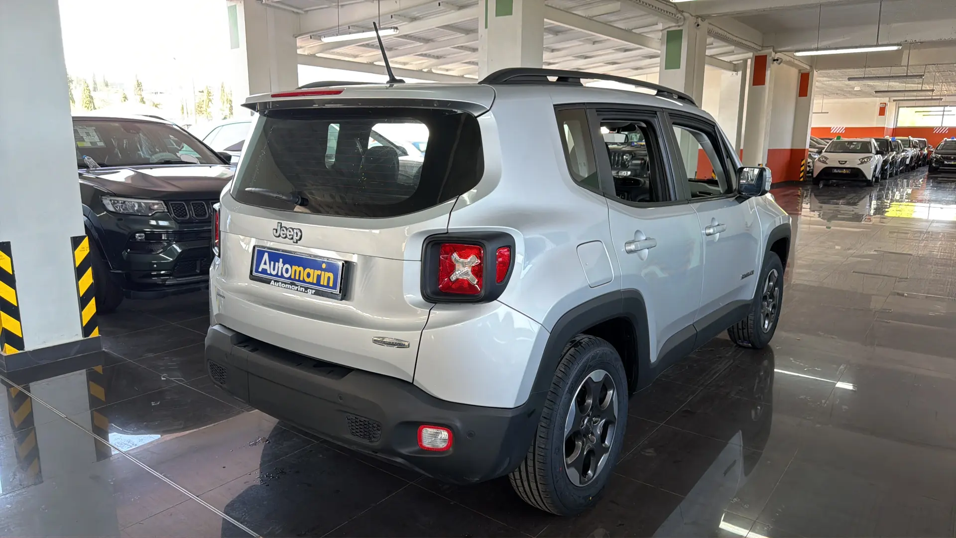 View 4 - Jeep Renegade - 2019
