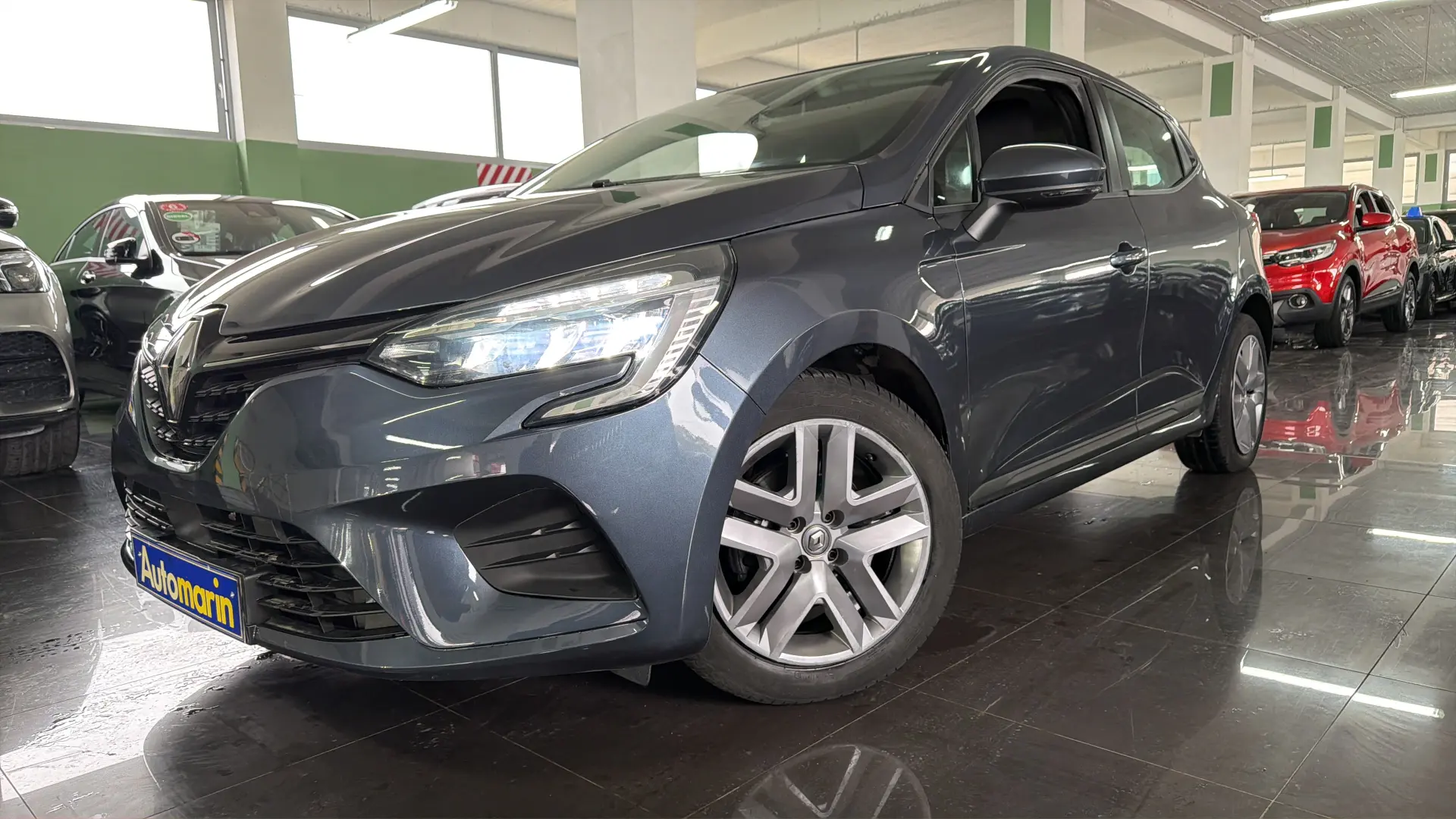 View 1 - Renault Clio - 2022