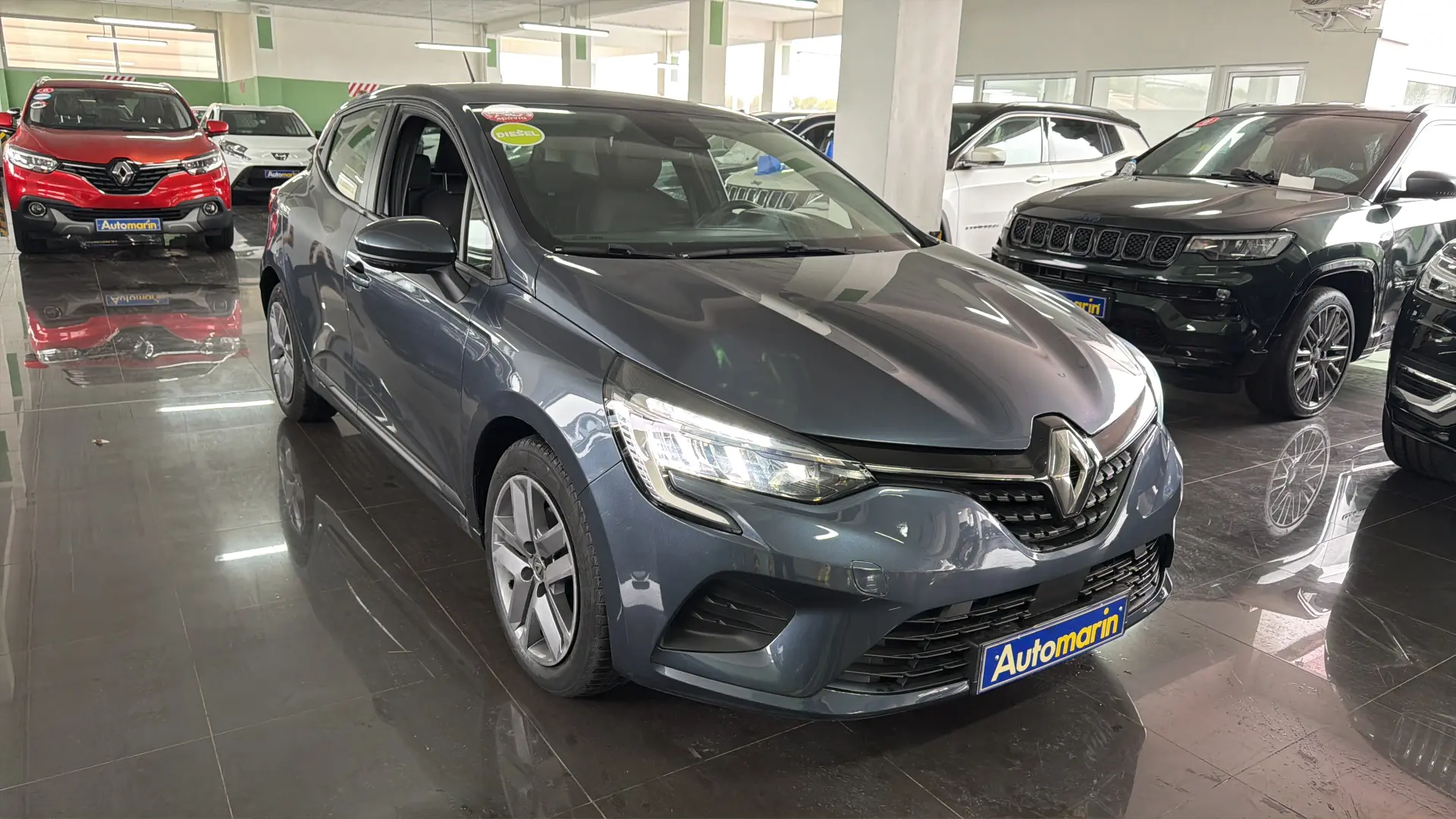 View 3 - Renault Clio - 2022