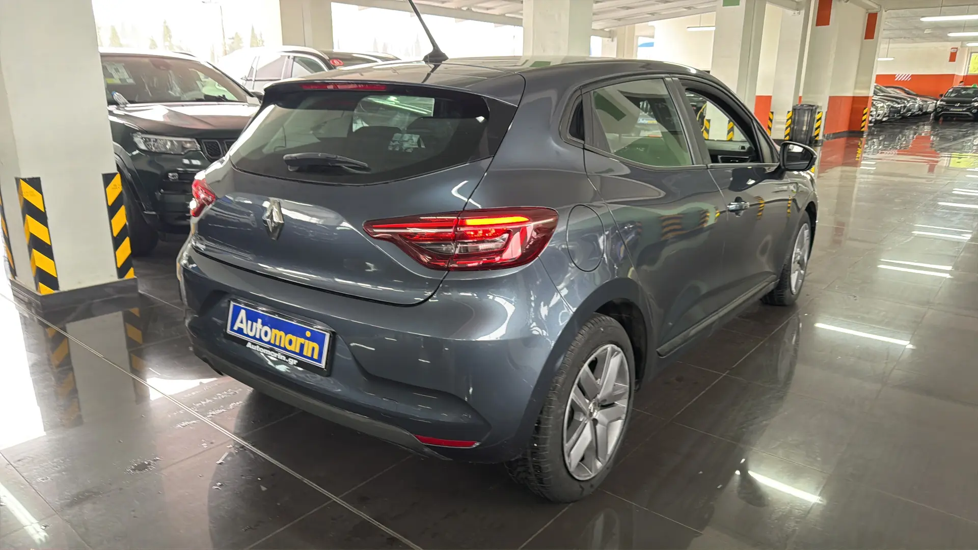 View 4 - Renault Clio - 2022
