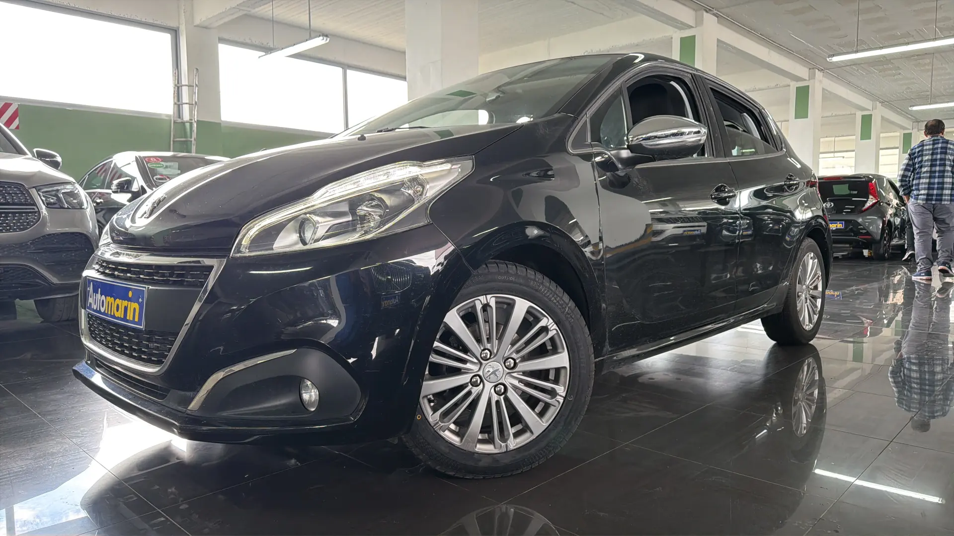 View 1 - Peugeot 208 - 2018