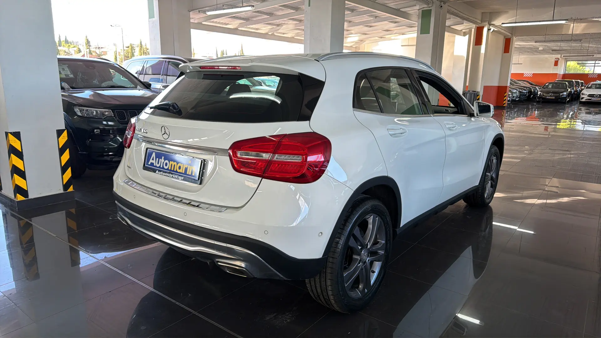 View 4 - Mercedes-Benz GLA 180 - 2016