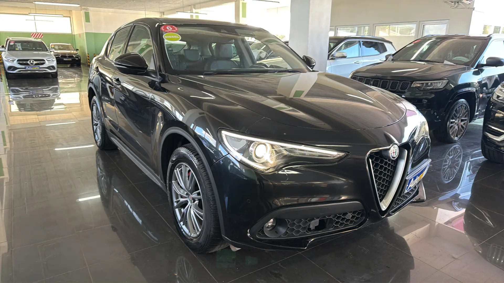 View 3 - Alfa Romeo Stelvio - 2021