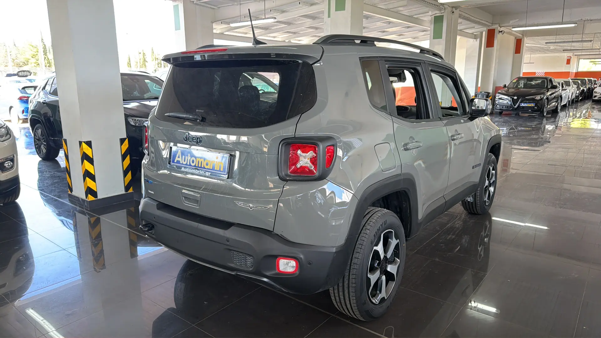 View 4 - Jeep Renegade - 2022