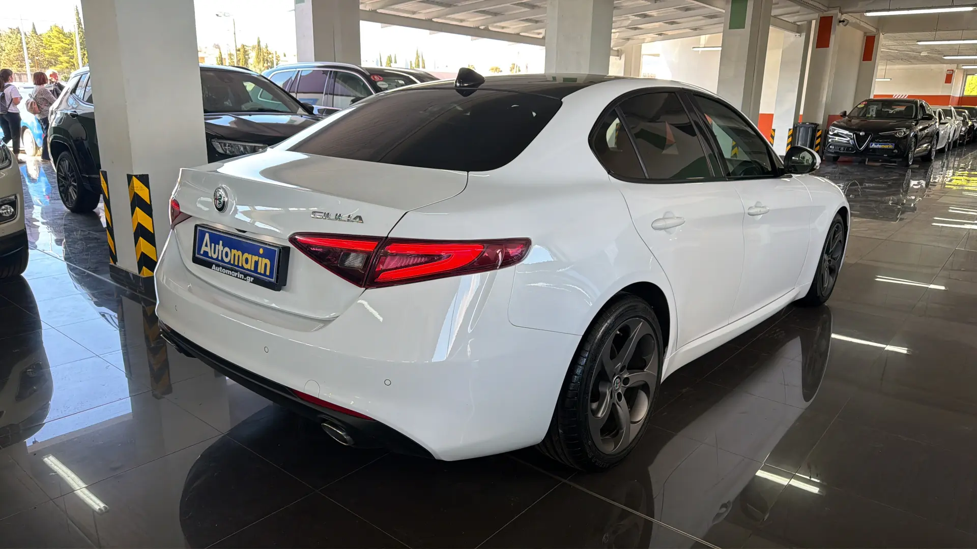 View 4 - Alfa Romeo Giulia - 2018