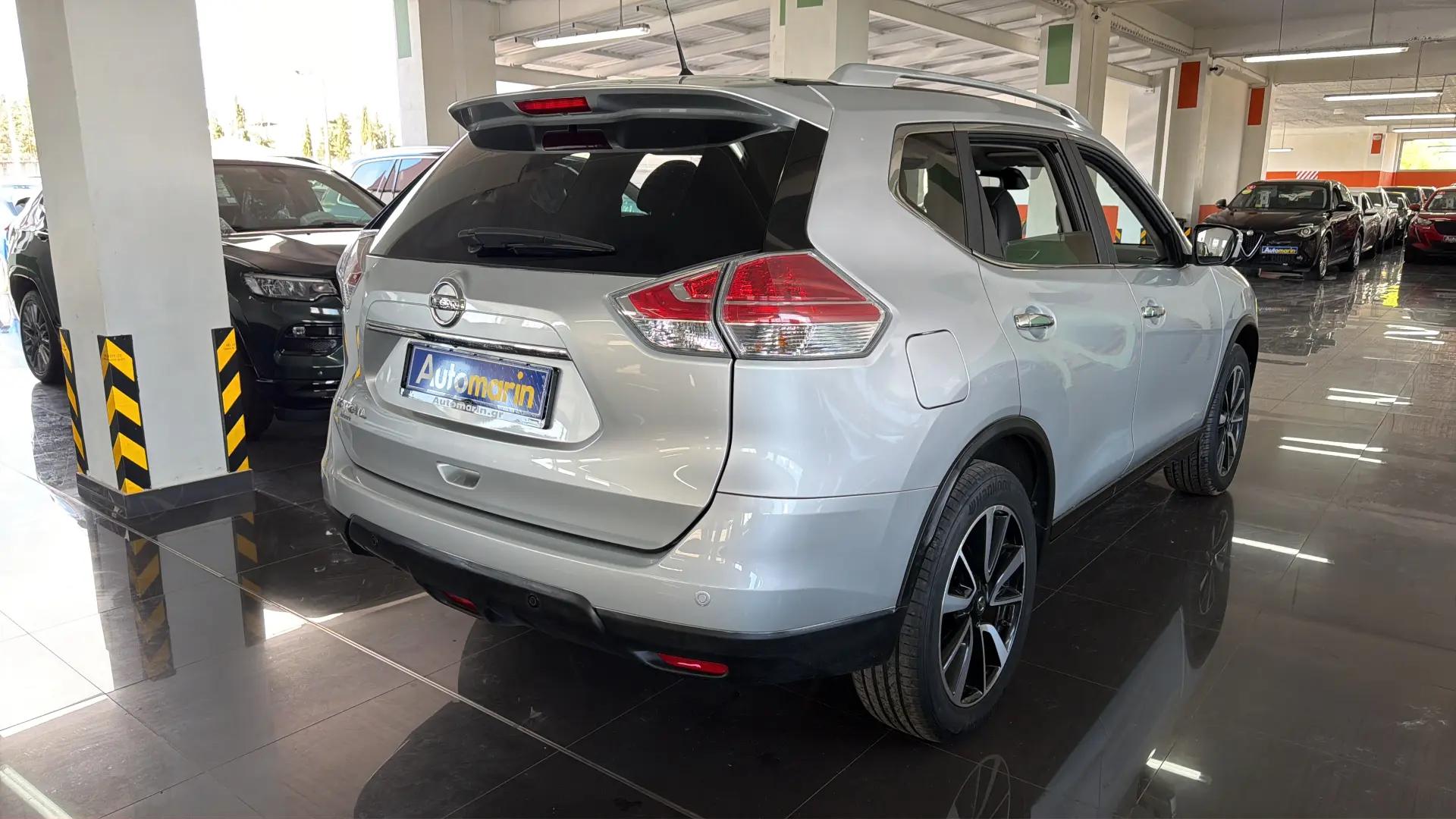 View 4 - Nissan X-Trail - 2016