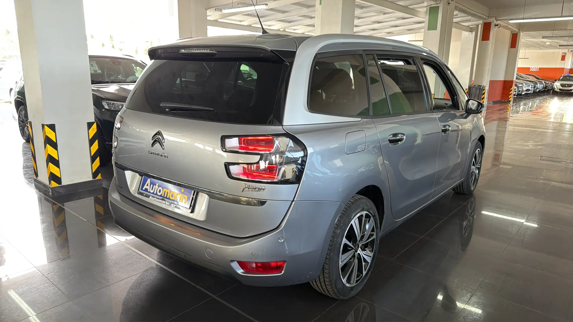 View 4 - Citroen C4 Grand Picasso - 2017