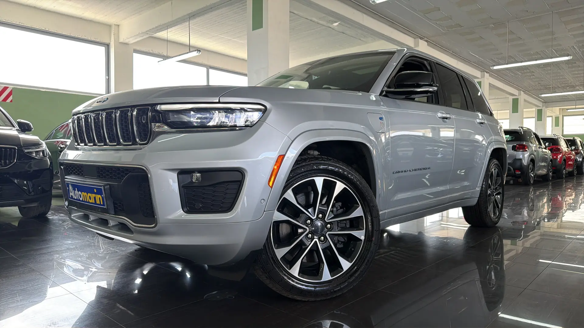 View 1 - Jeep Grand Cherokee - 2024