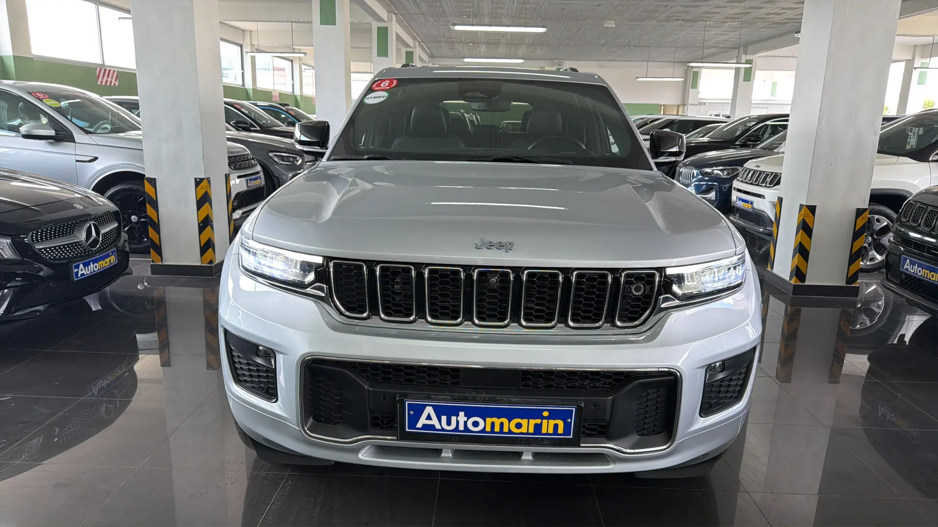View 2 - Jeep Grand Cherokee - 2024