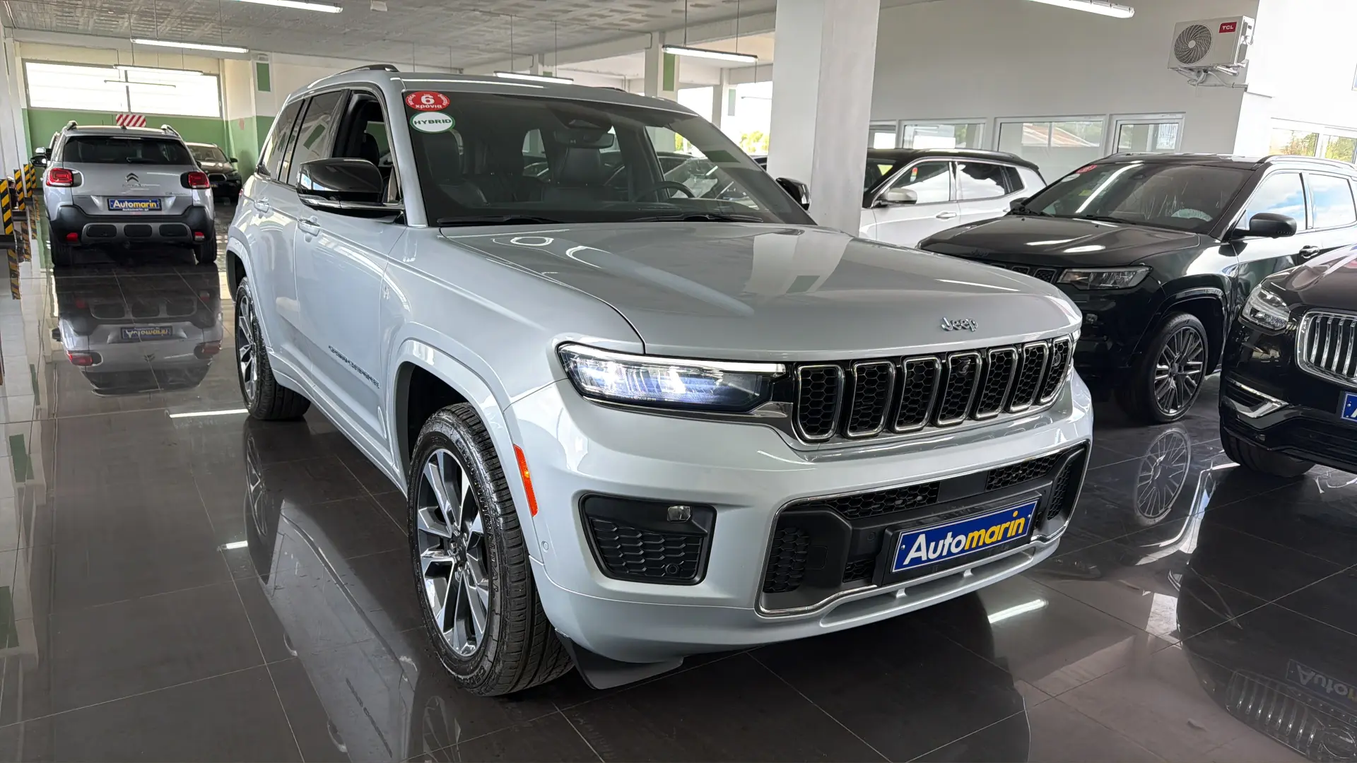 View 3 - Jeep Grand Cherokee - 2024