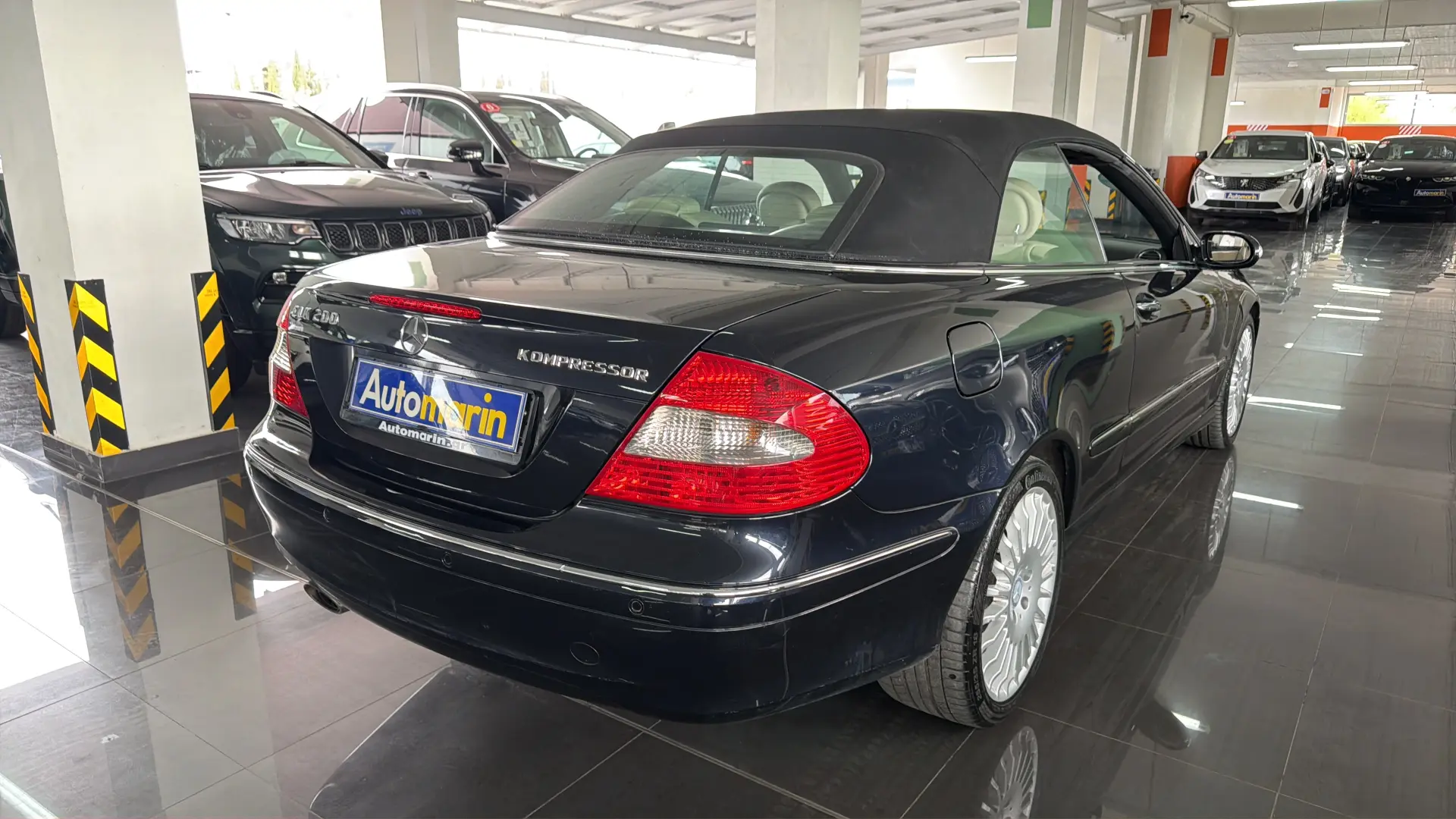 View 4 - Mercedes-Benz CLK 200 - 2009