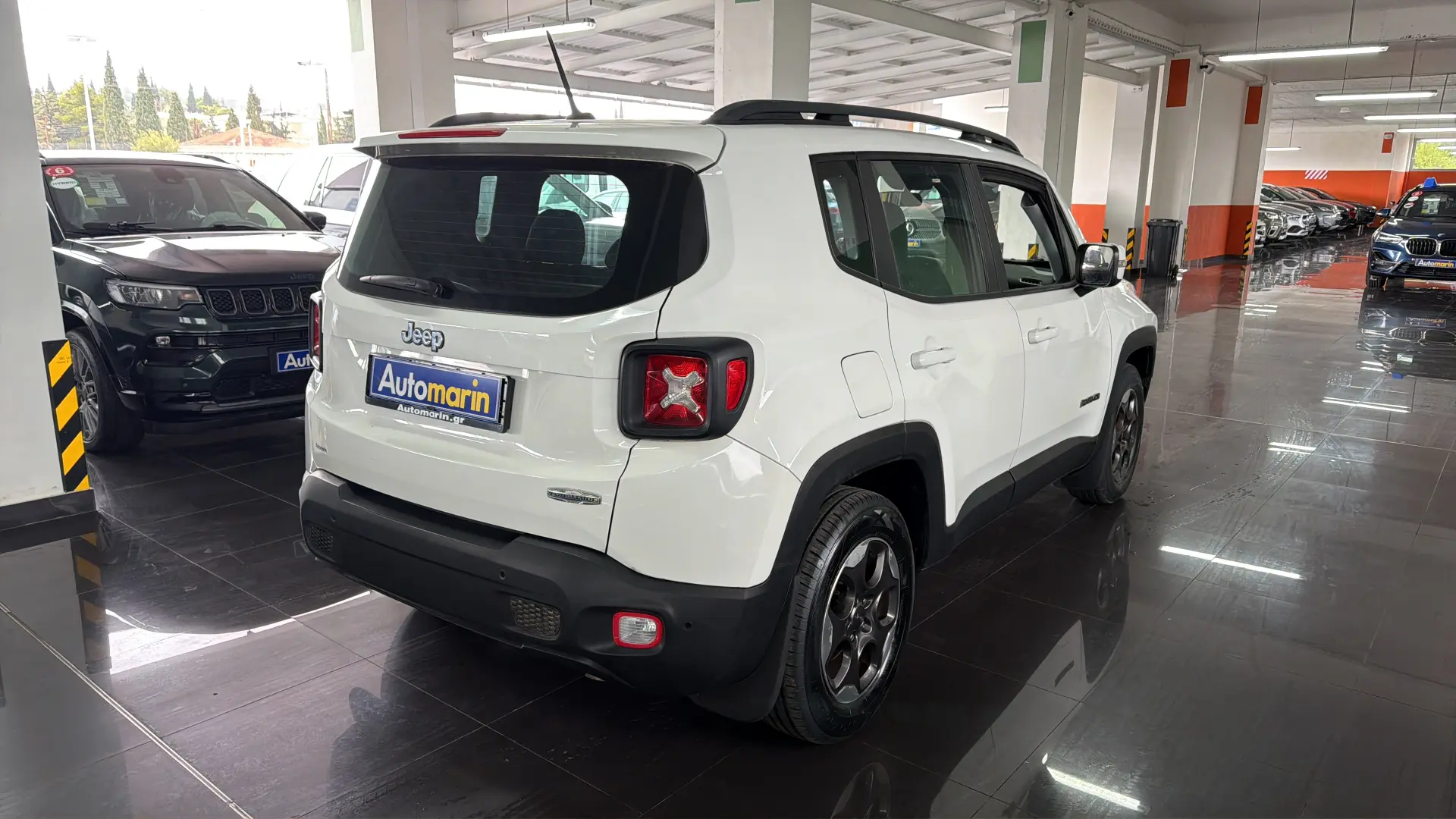 View 4 - Jeep Renegade - 2017