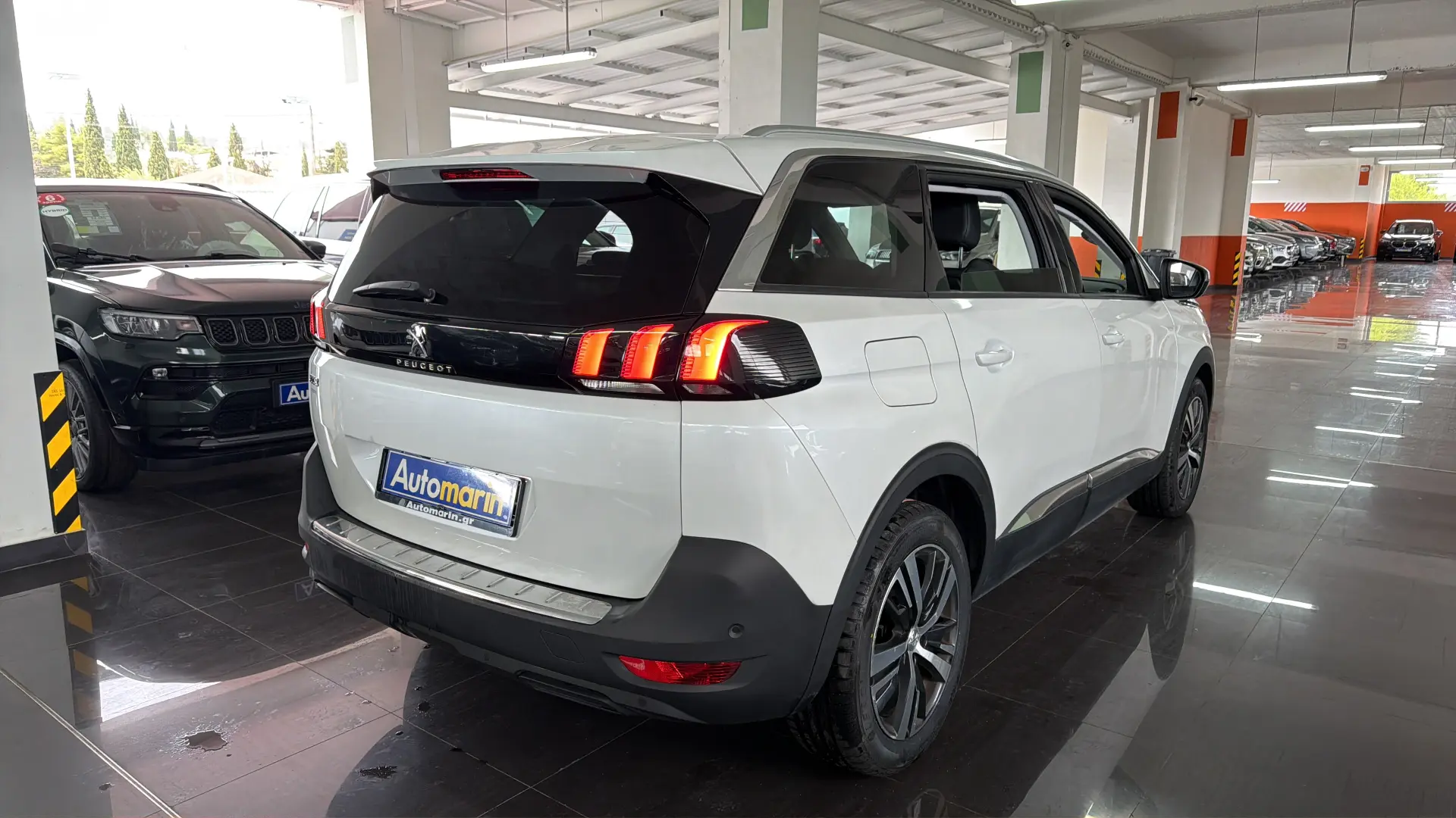 View 4 - Peugeot 5008 - 2020