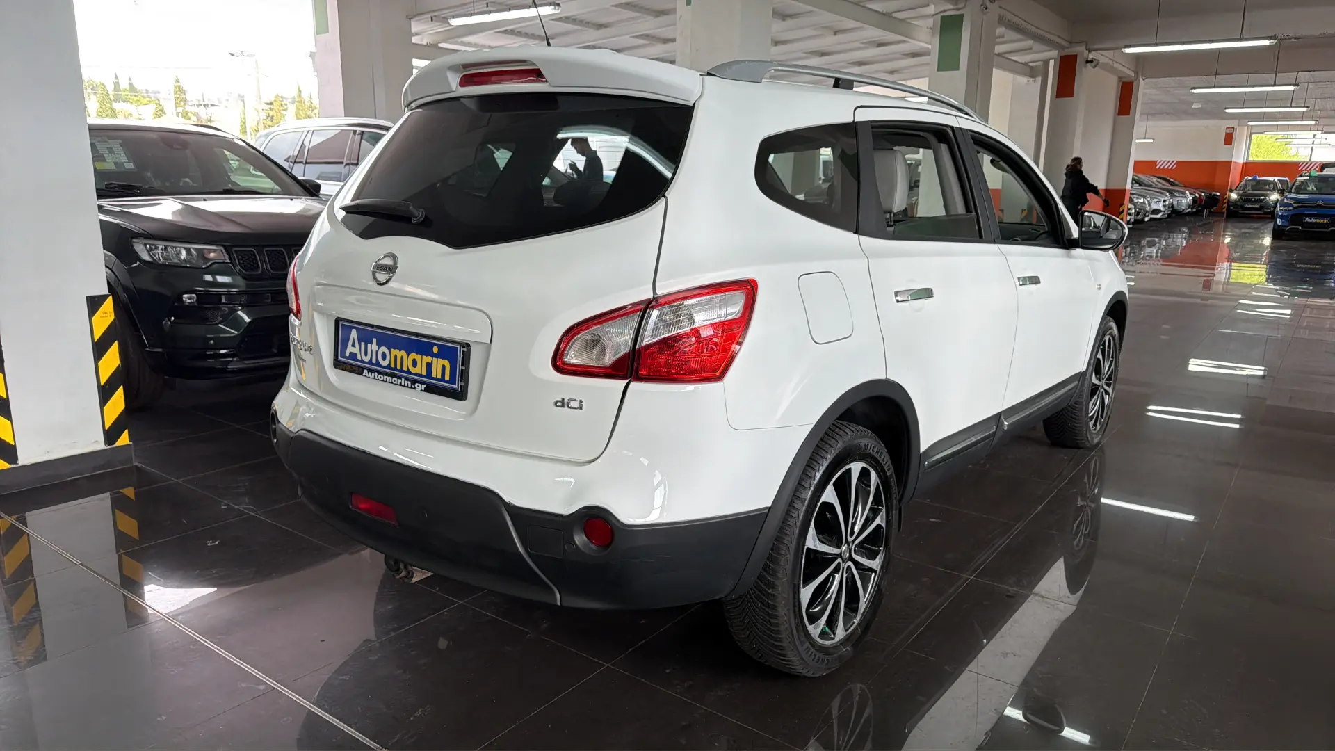 View 4 - Nissan Qashqai+2 - 2012
