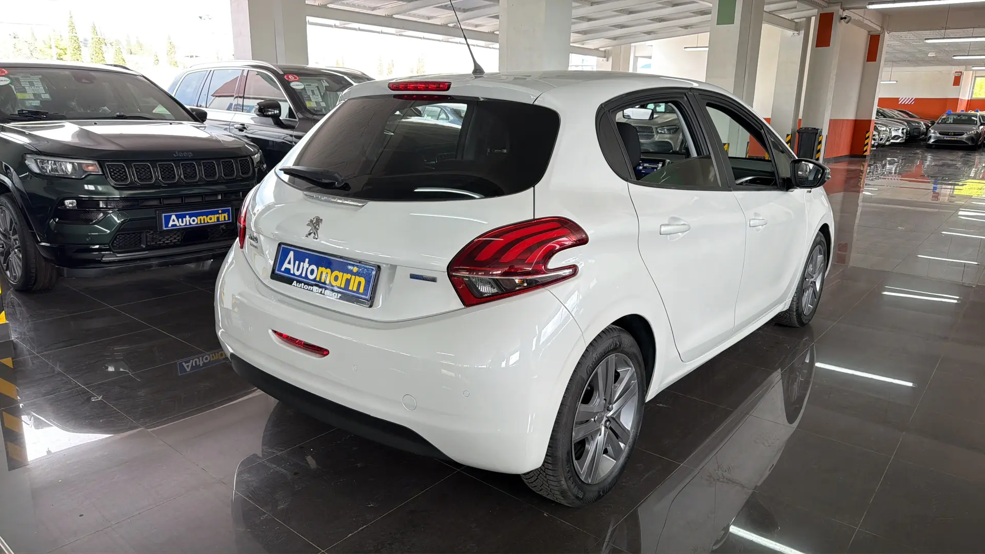 View 4 - Peugeot 208 - 2016