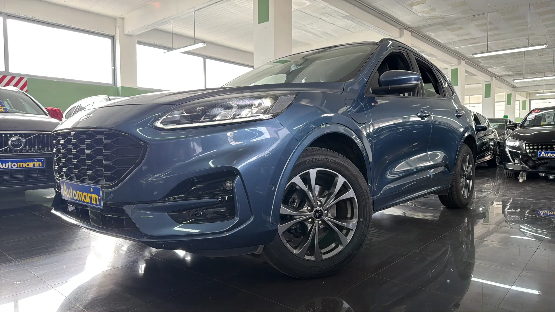 View 1 - Ford Kuga - 2022