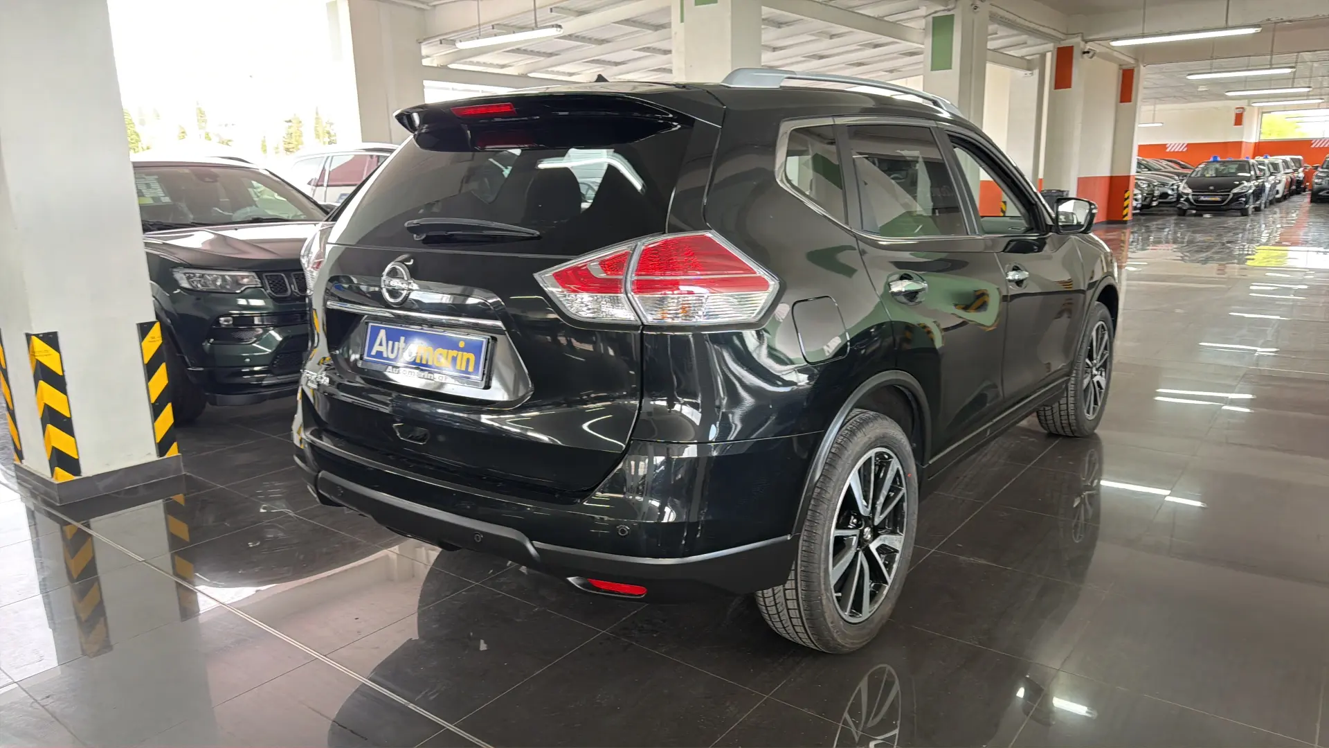 View 4 - Nissan X-Trail - 2016
