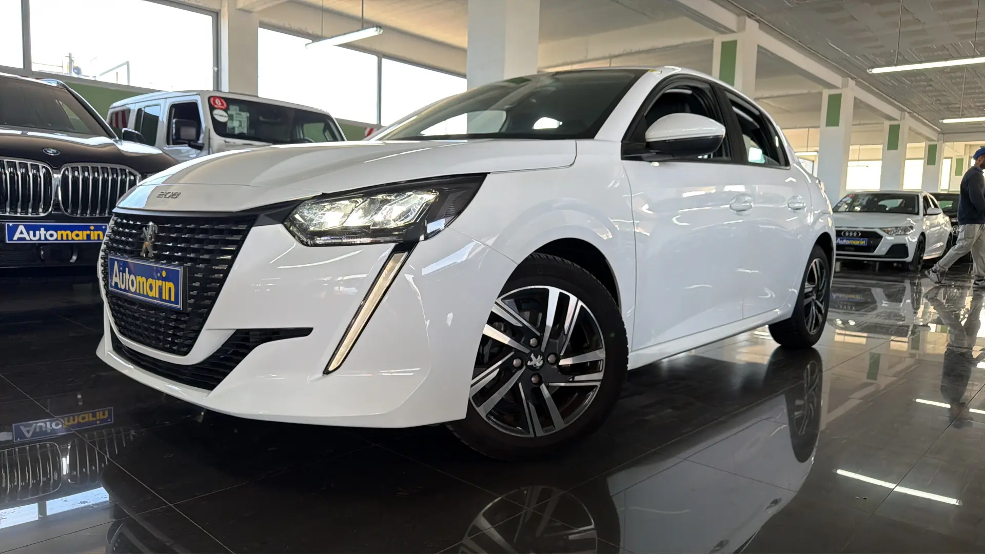 View 1 - Peugeot 208 - 2020