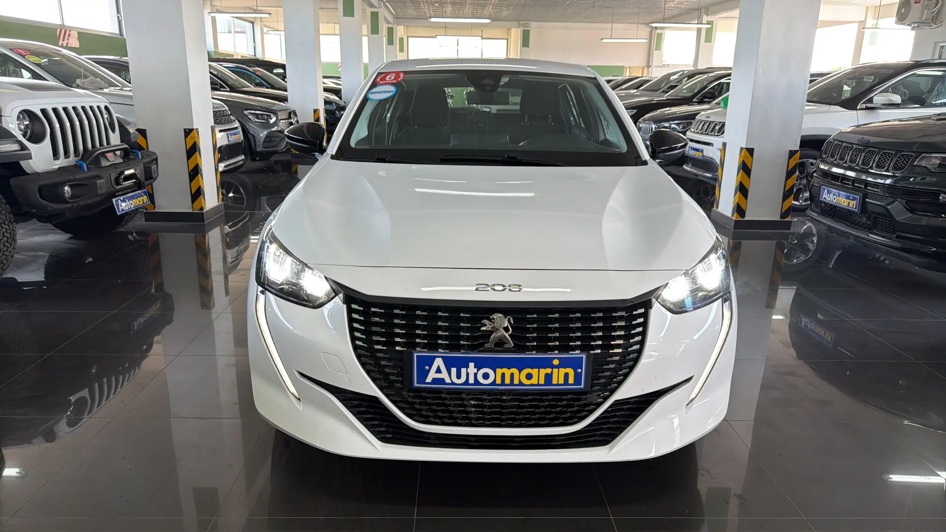 View 2 - Peugeot 208 - 2023