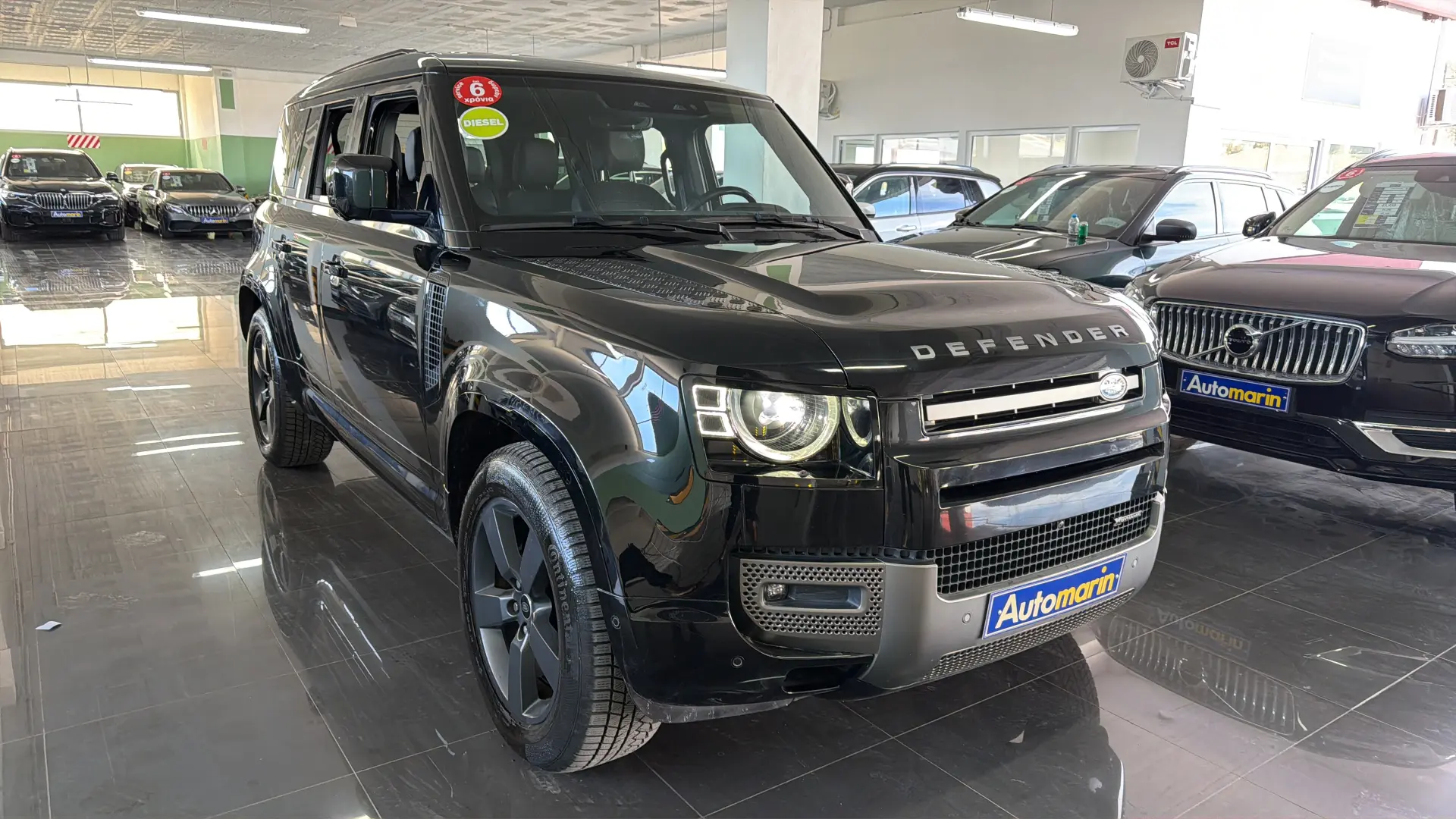 View 3 - Land Rover Defender - 2021