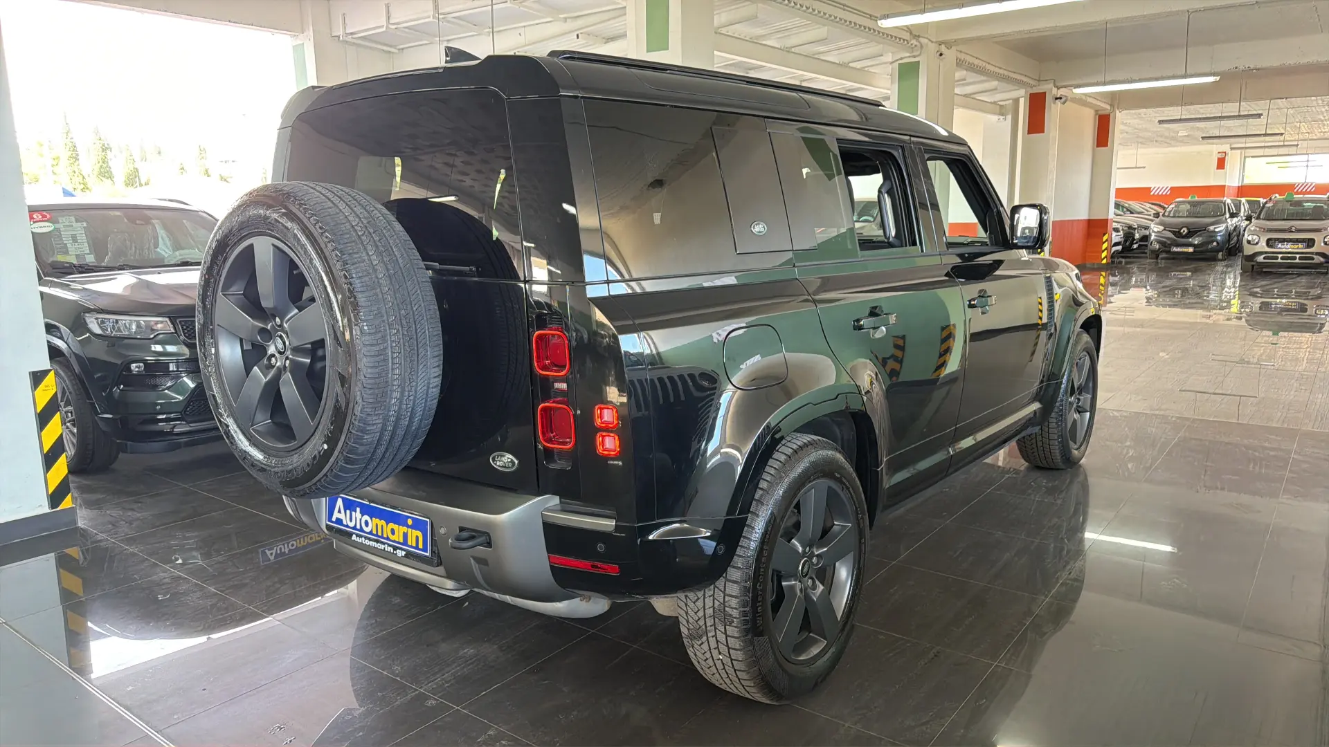 View 4 - Land Rover Defender - 2021
