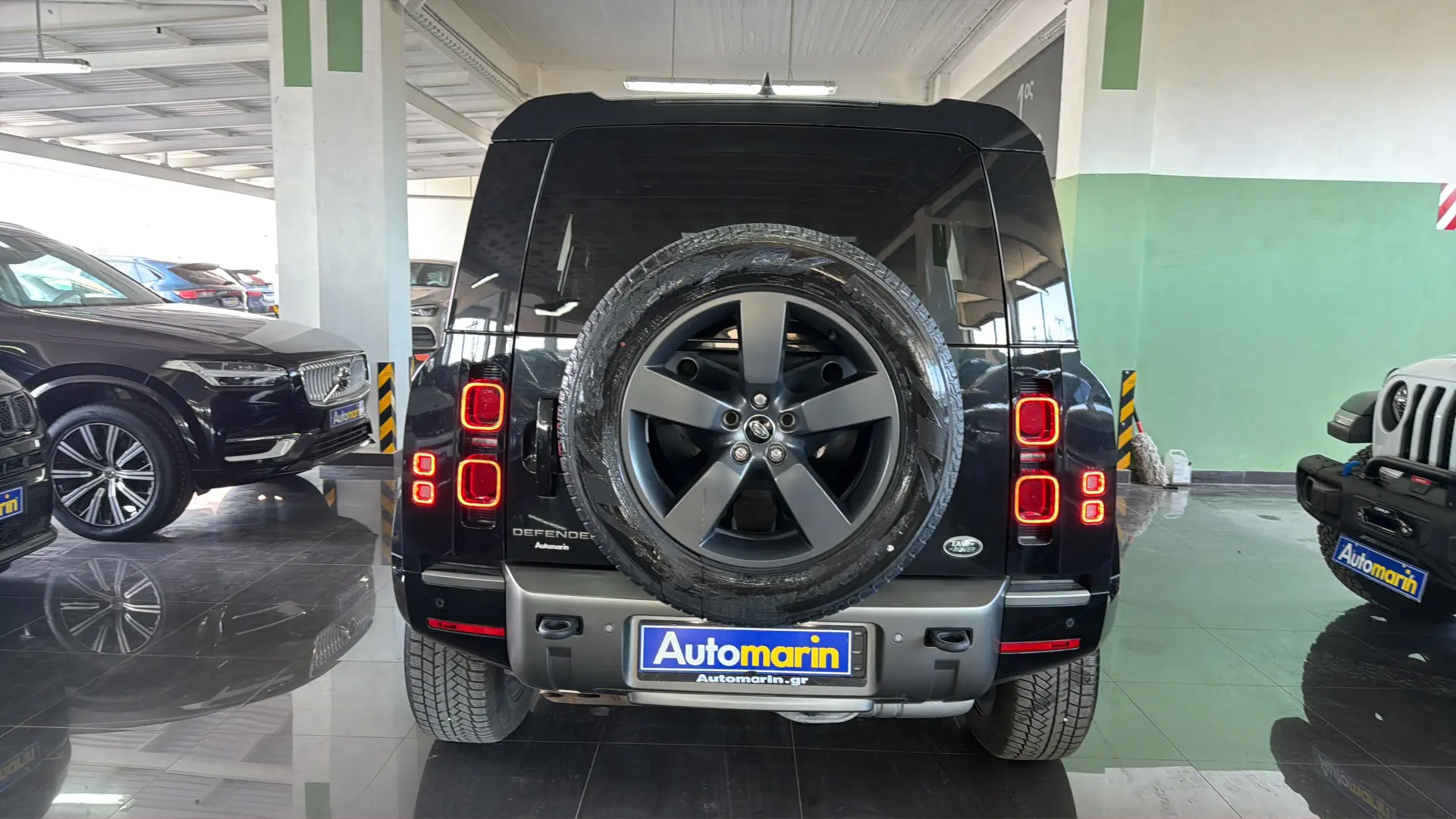 View 5 - Land Rover Defender - 2021